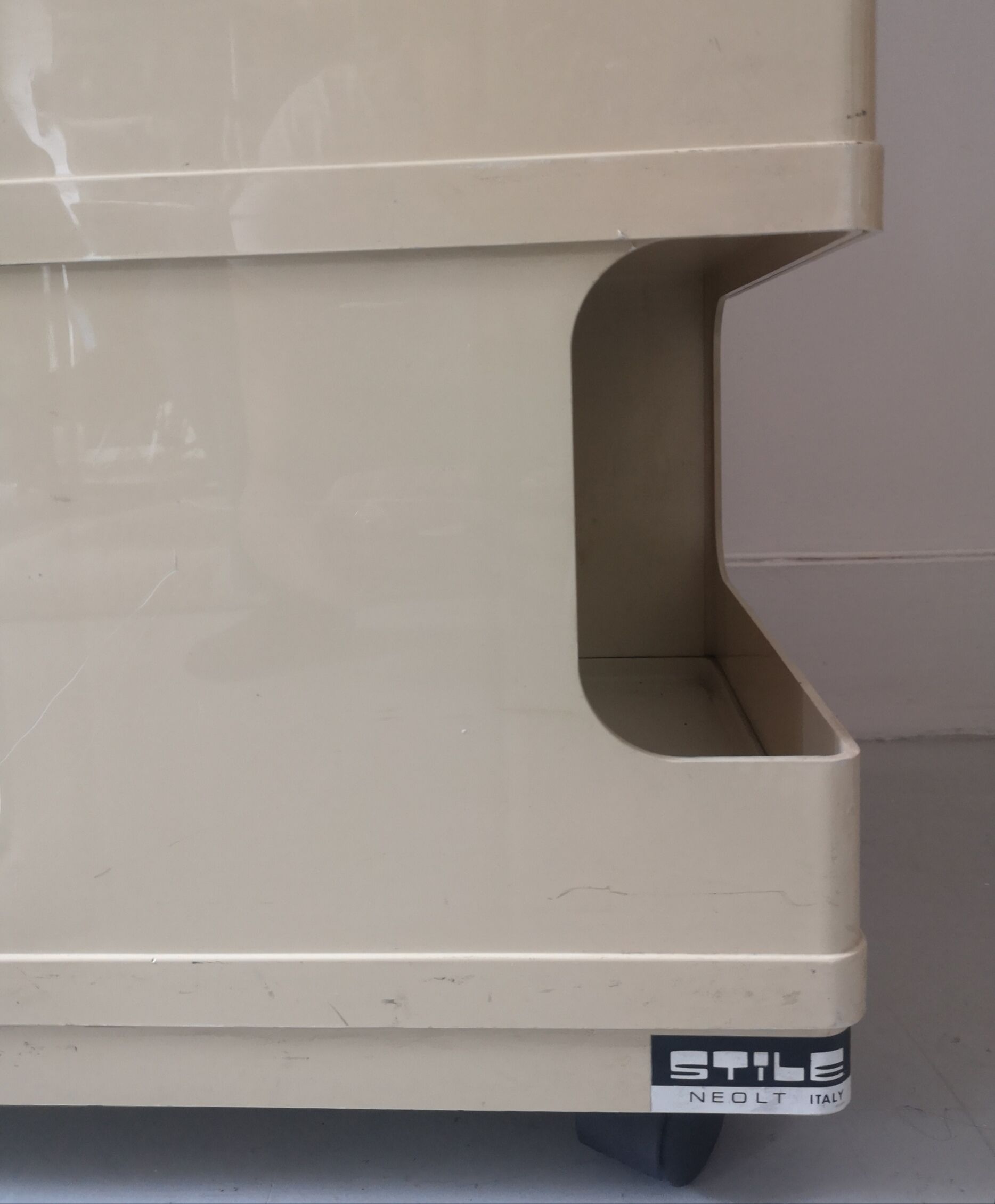 Multirangement service in abs Stile, italy 1970