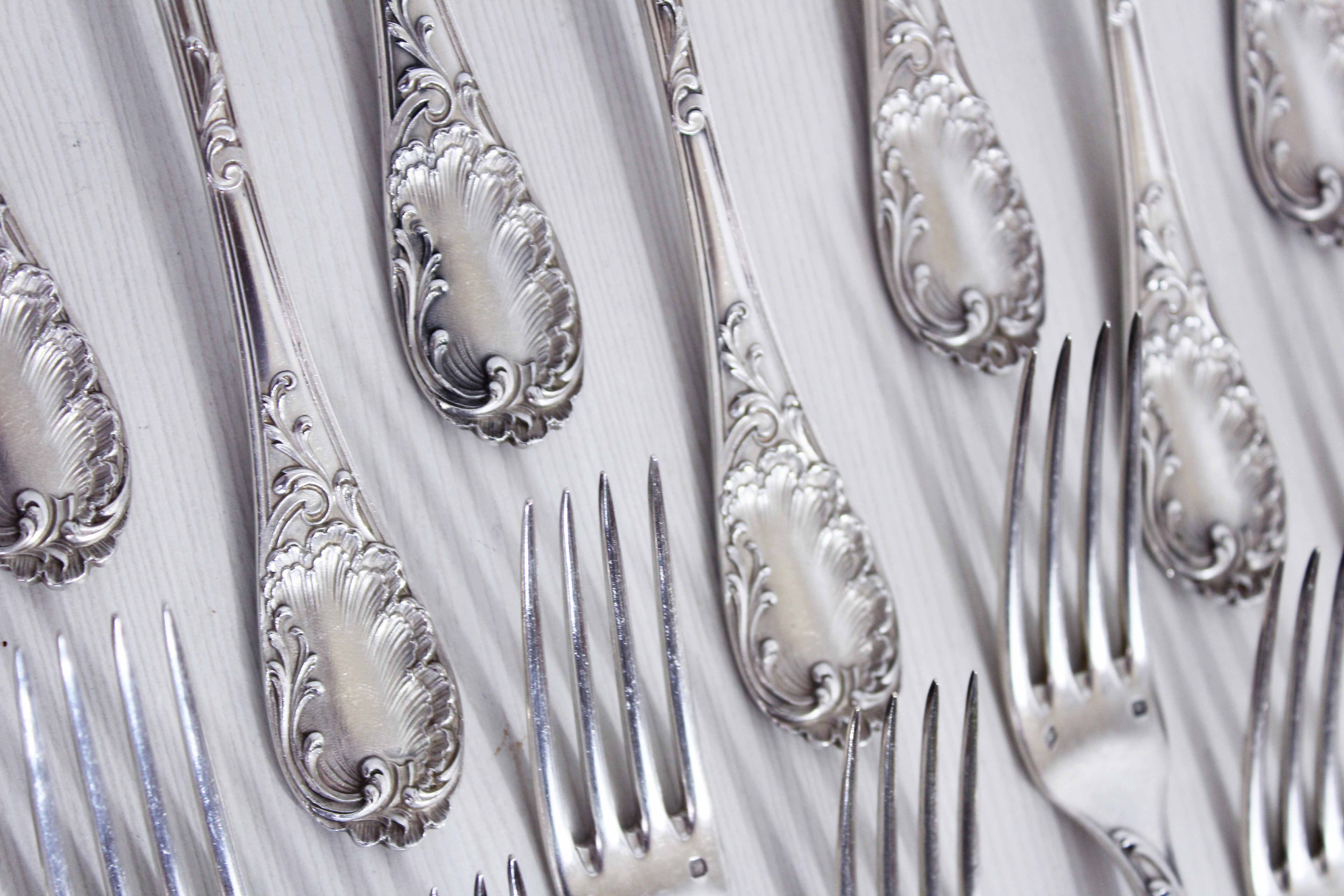 Set de 37 couverts Emile Puiforcat en argent massif