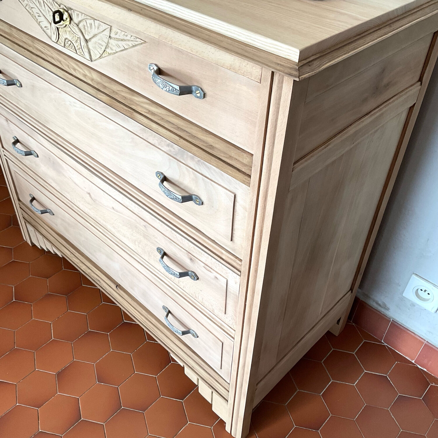 Art Deco dresser and chest of drawers.