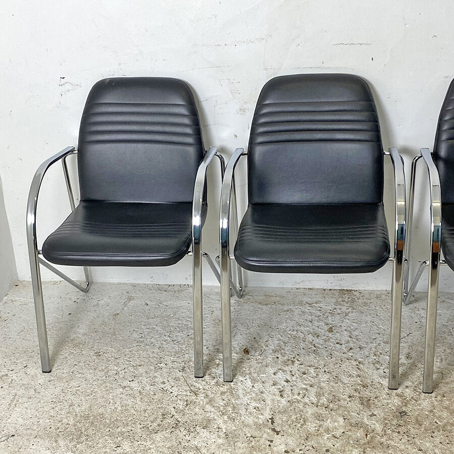 Set of 4 design chairs