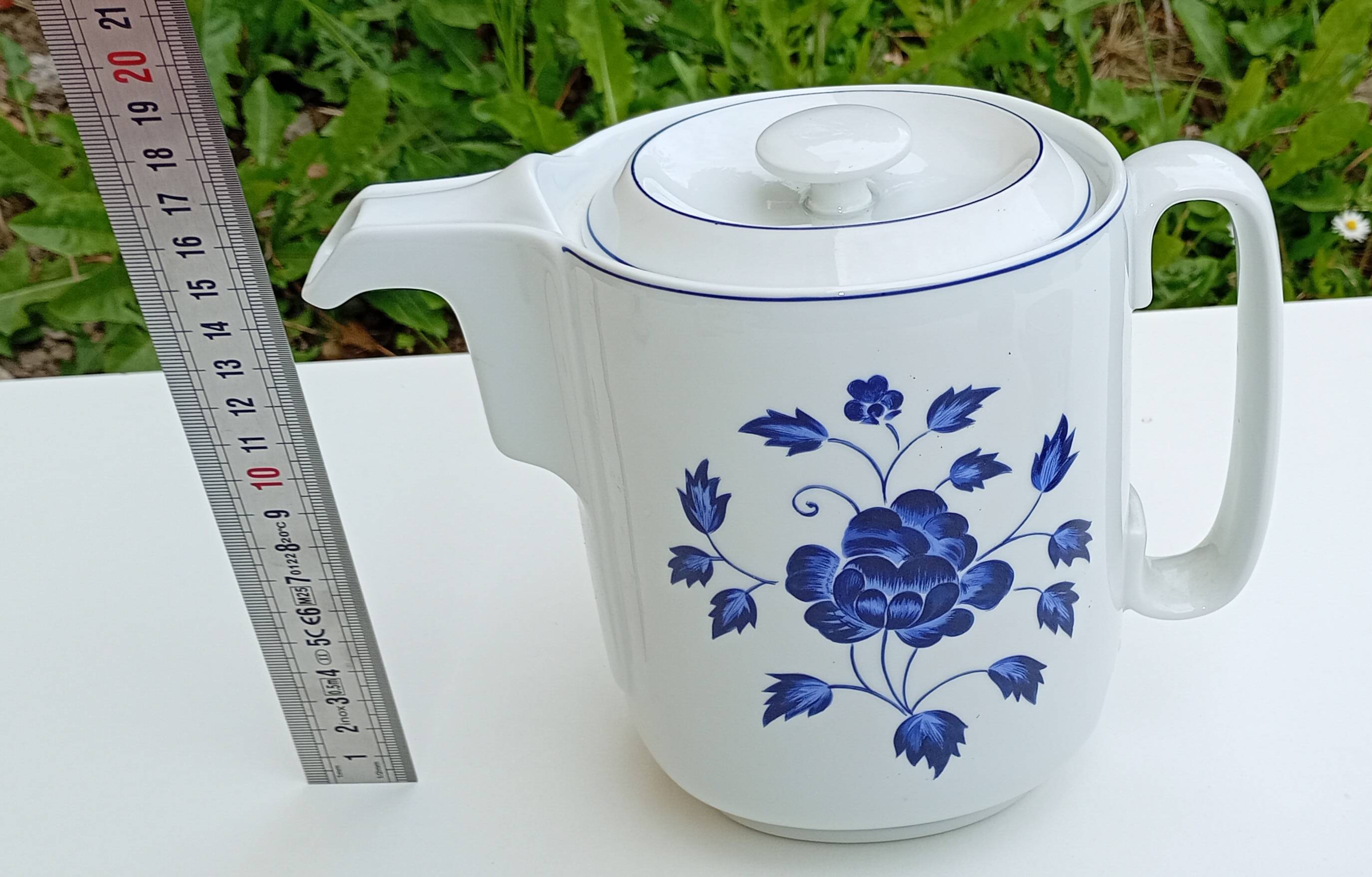 Coffee pot porcelain Marc Held for Coquet Limoges Bernardaud decoration