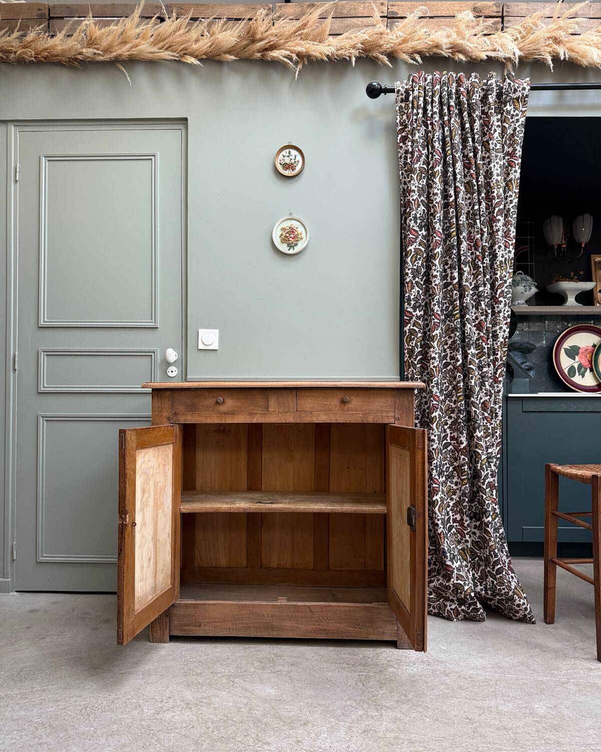 Parisian buffet (renovated)