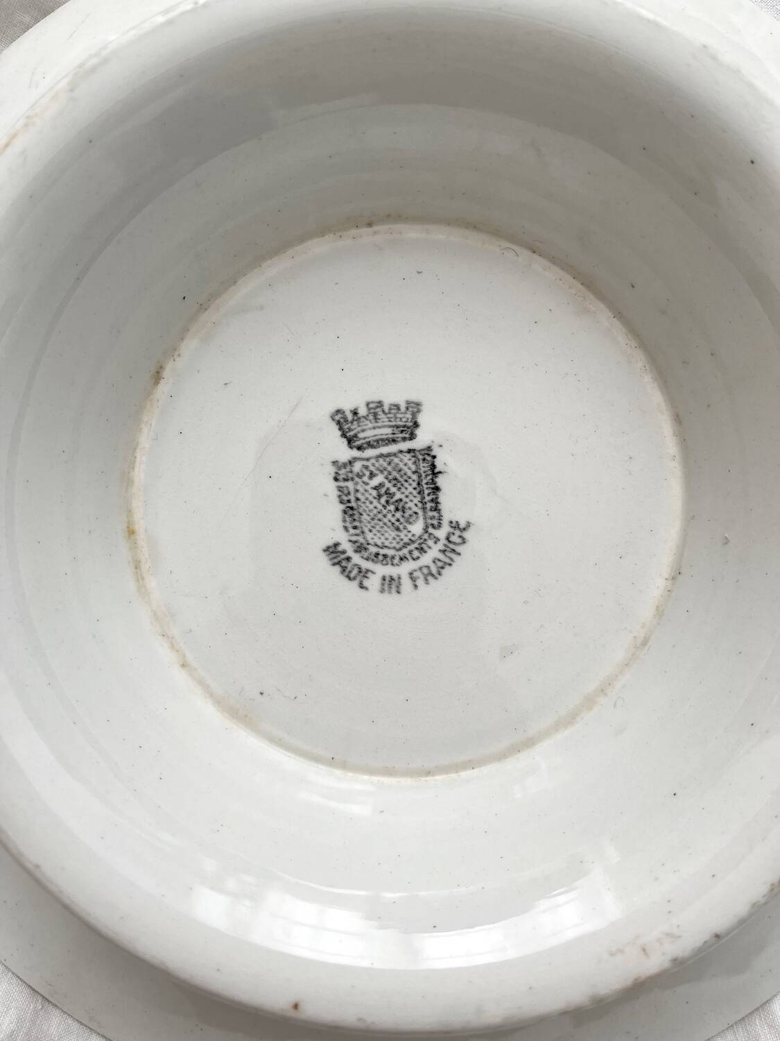 Low ironstone compote dish with blue and gold trim, Saint Amand