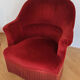 Fauteuil crapaud en velours rouge