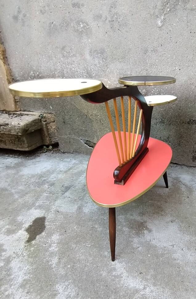 Formica plant holder