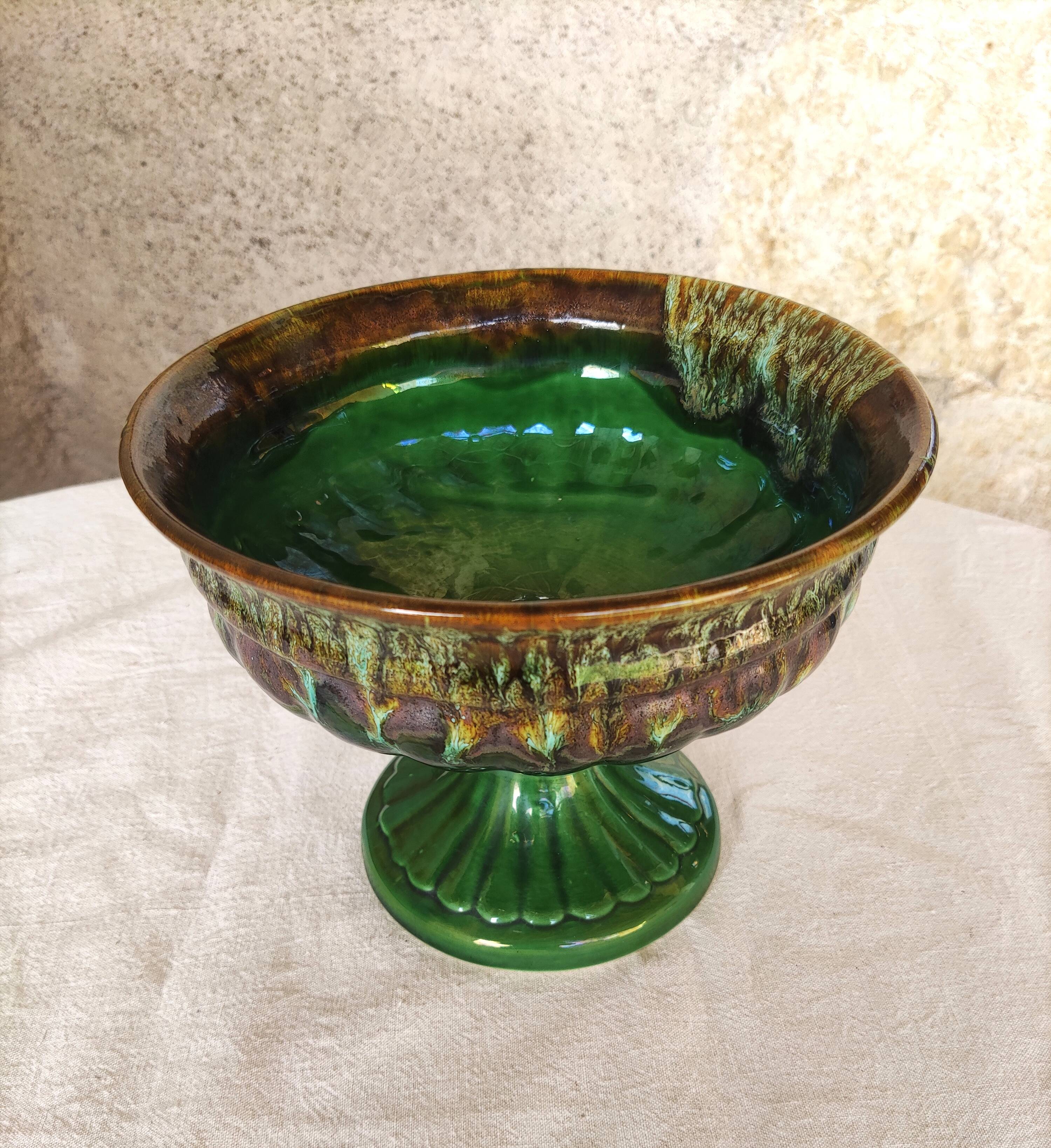 Medici shaped earthenware cup - flamed green -