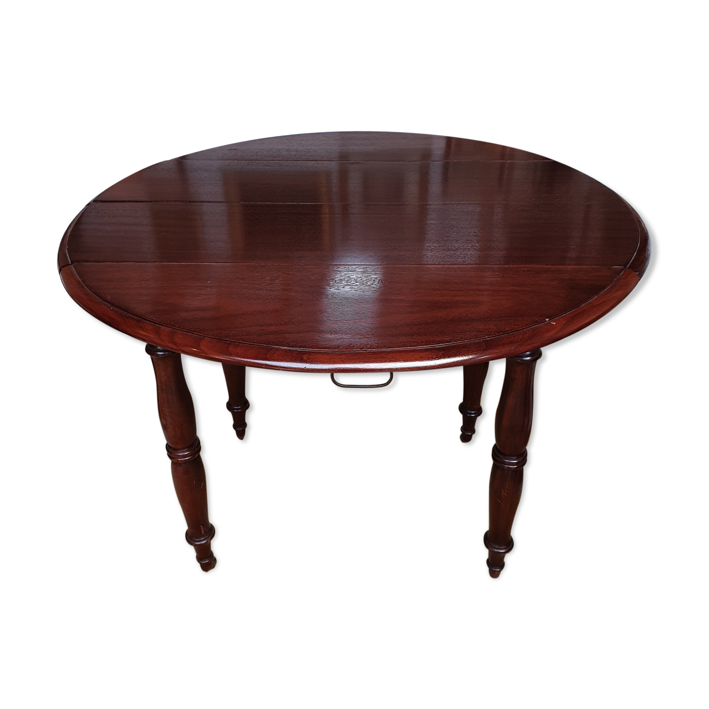 Old-pane-top round table in mahogany