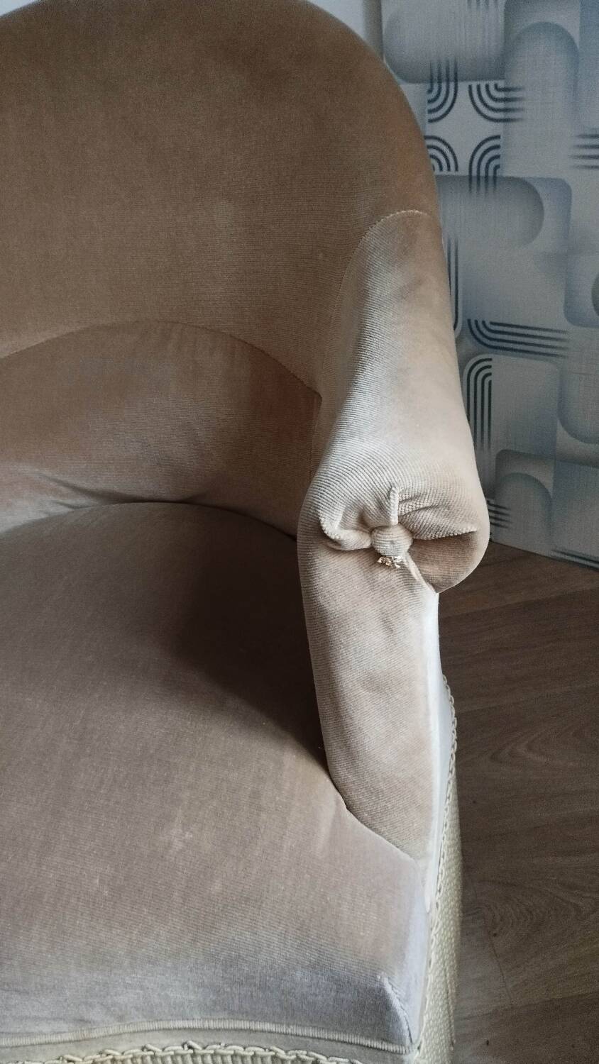 Beige velvet toad armchair