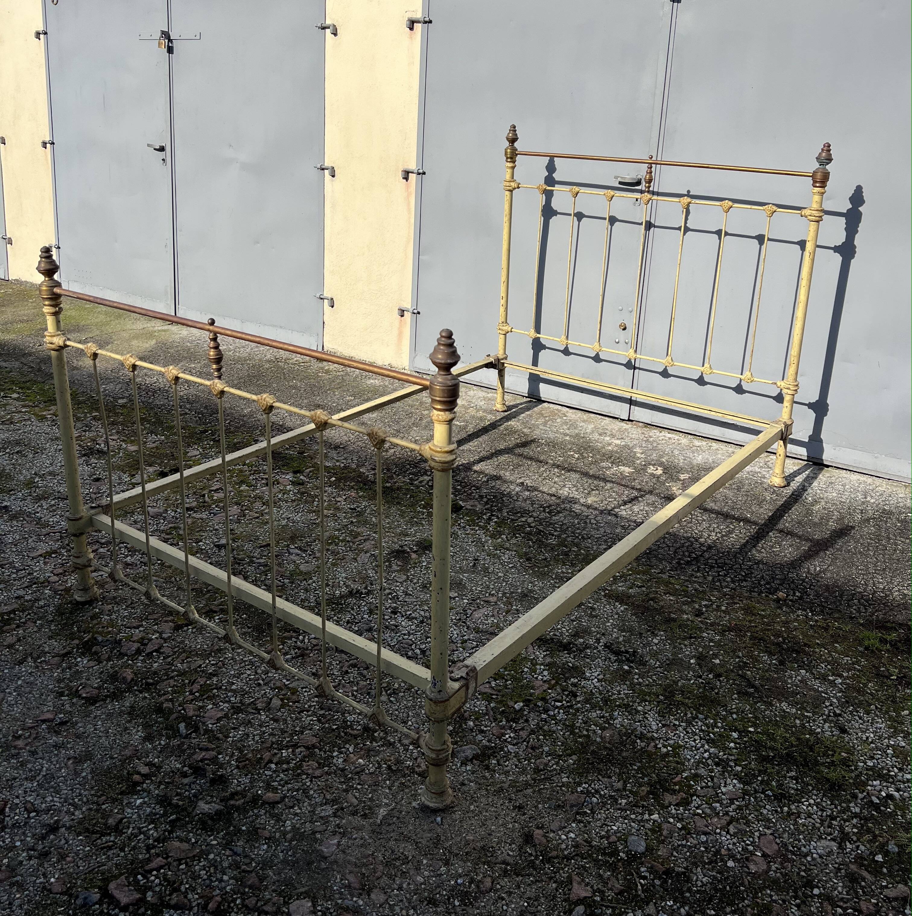 WROUGHT IRON BED 1900