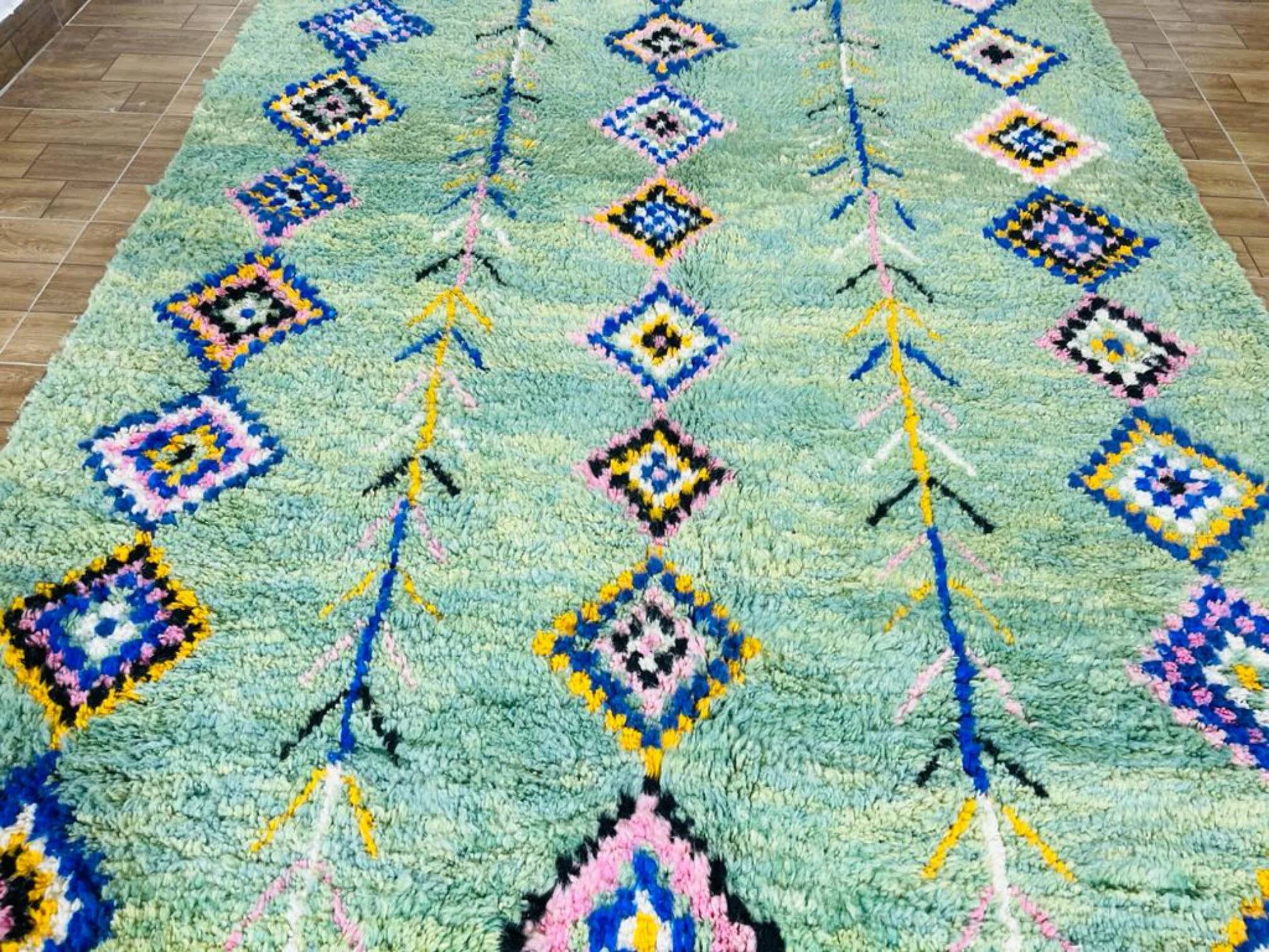 Handmade traditional carpet 250cm x 150cm Moroccan