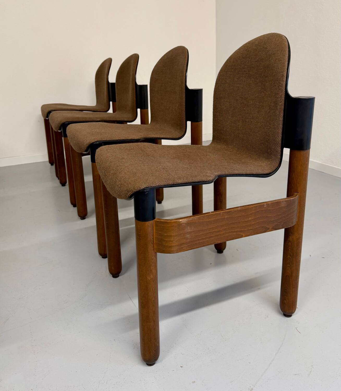 Set of 8 postmodern THONET FLEX chairs designed by Gerd Lange, vintage 80s.