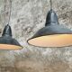 2 lampes émaillées d’usine bleu noir