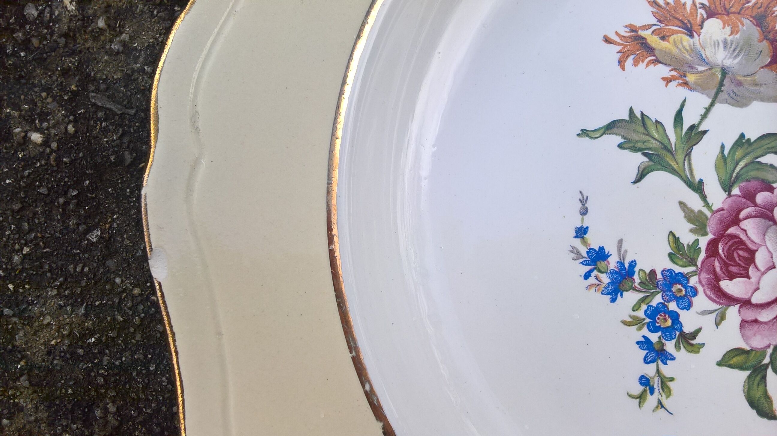 8 hollow plates L'Amandinoise