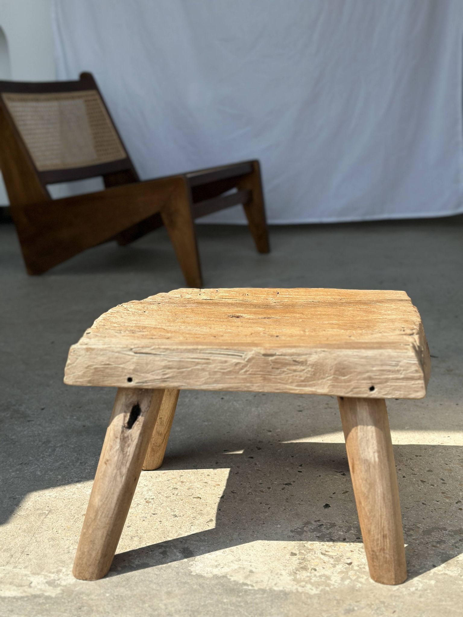 Small side table or stool in four-legged blond teak H:30 L43 l30