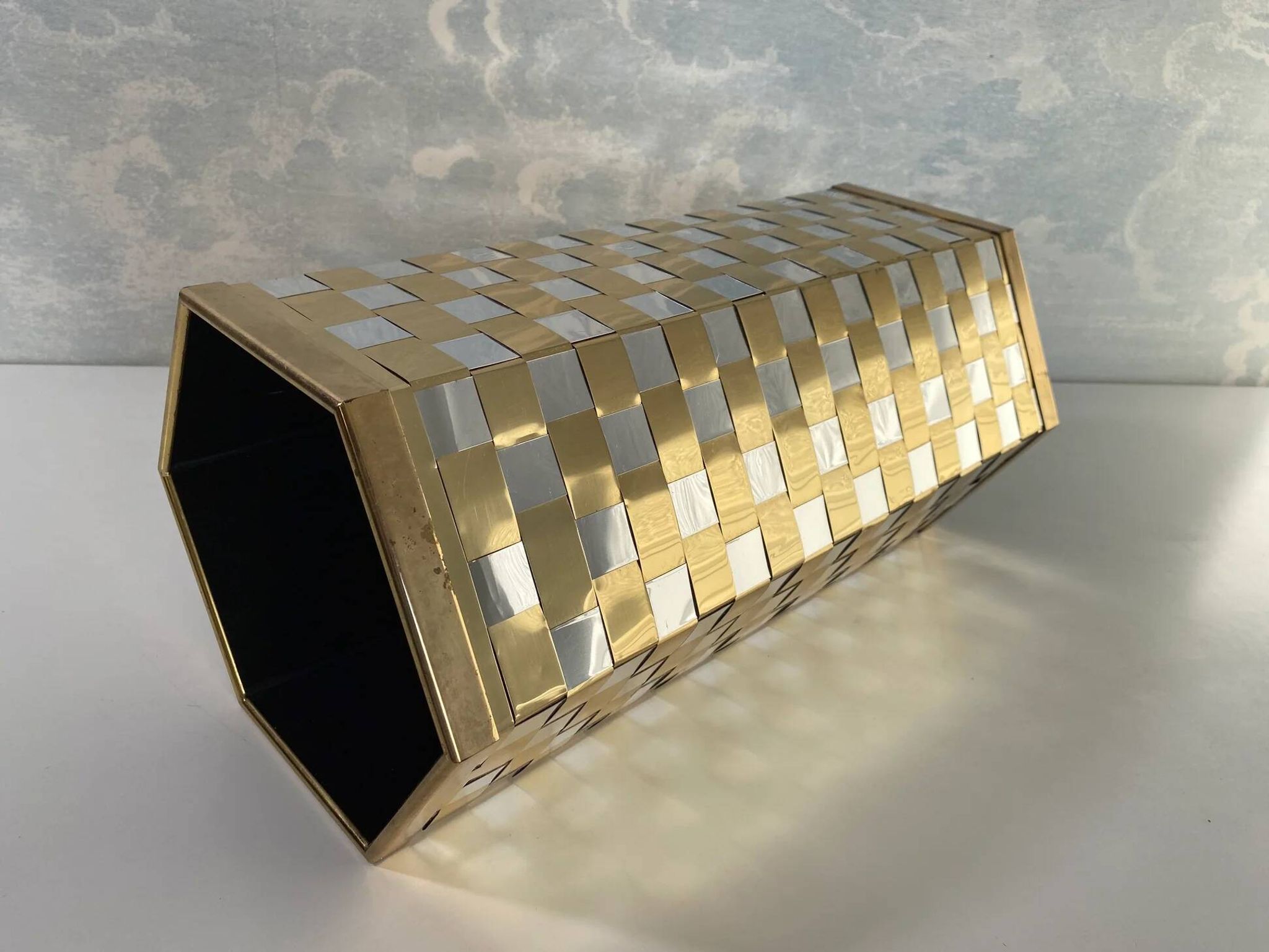 Hexagonal two-tone umbrella stand in the Italian style of Willy Rizzo from the 1970s.