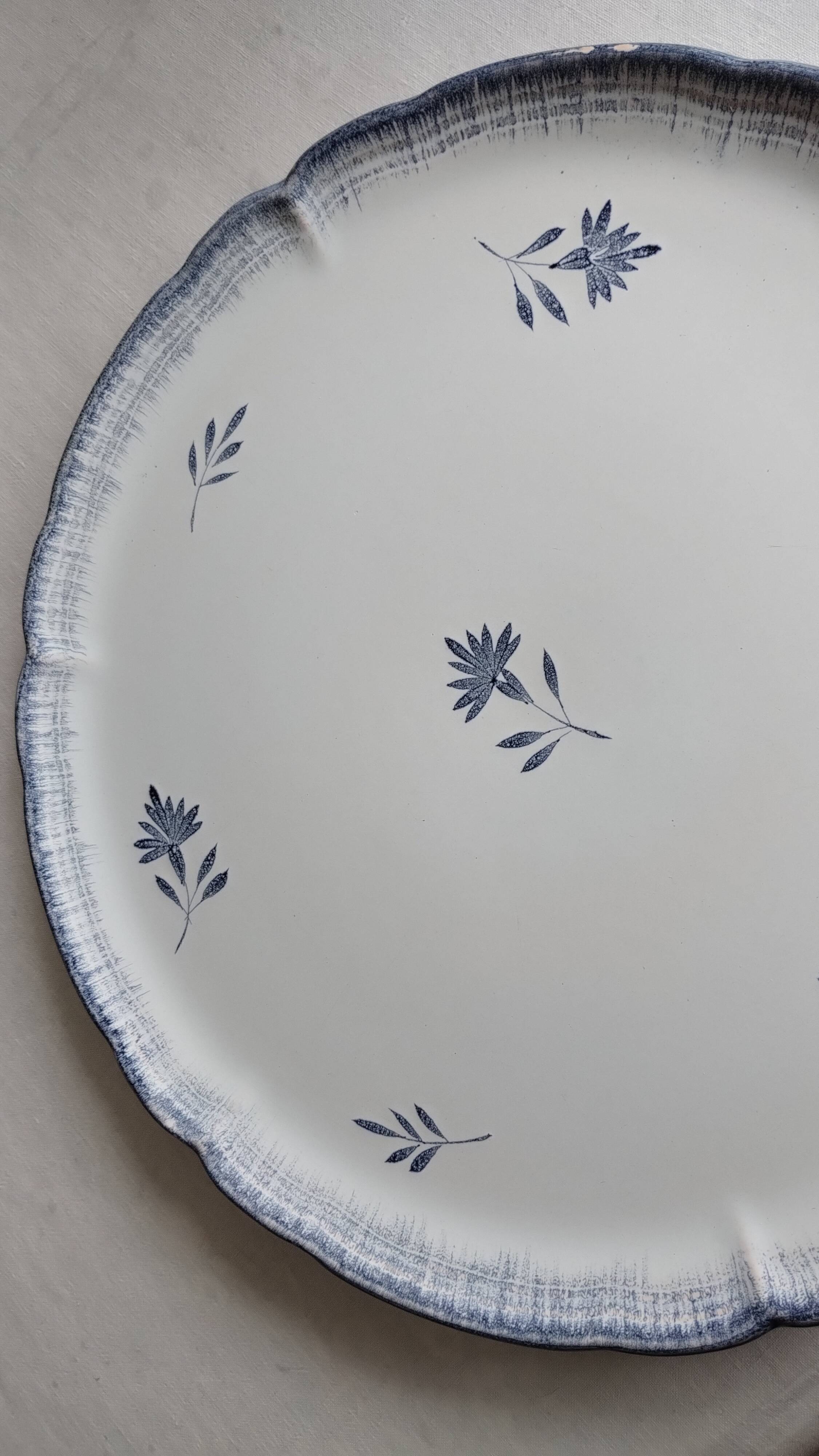 large flat plate Niderviller round dish.