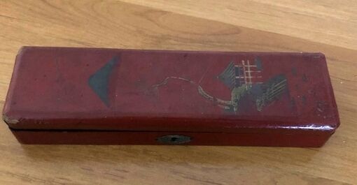 Pen tray in lacquered wood burgundy color Chinese decoration