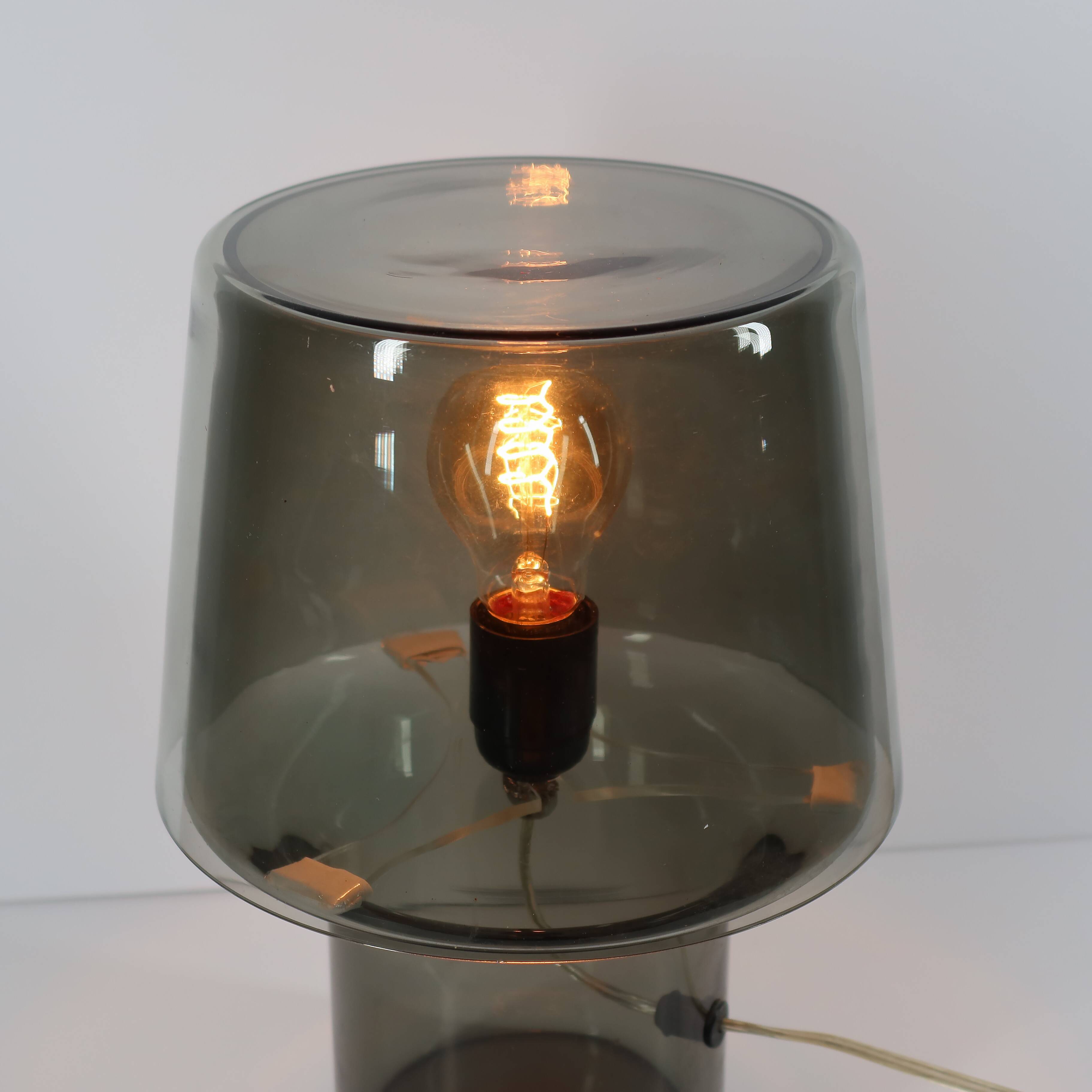 Lampe de table Muuto cosy in grey