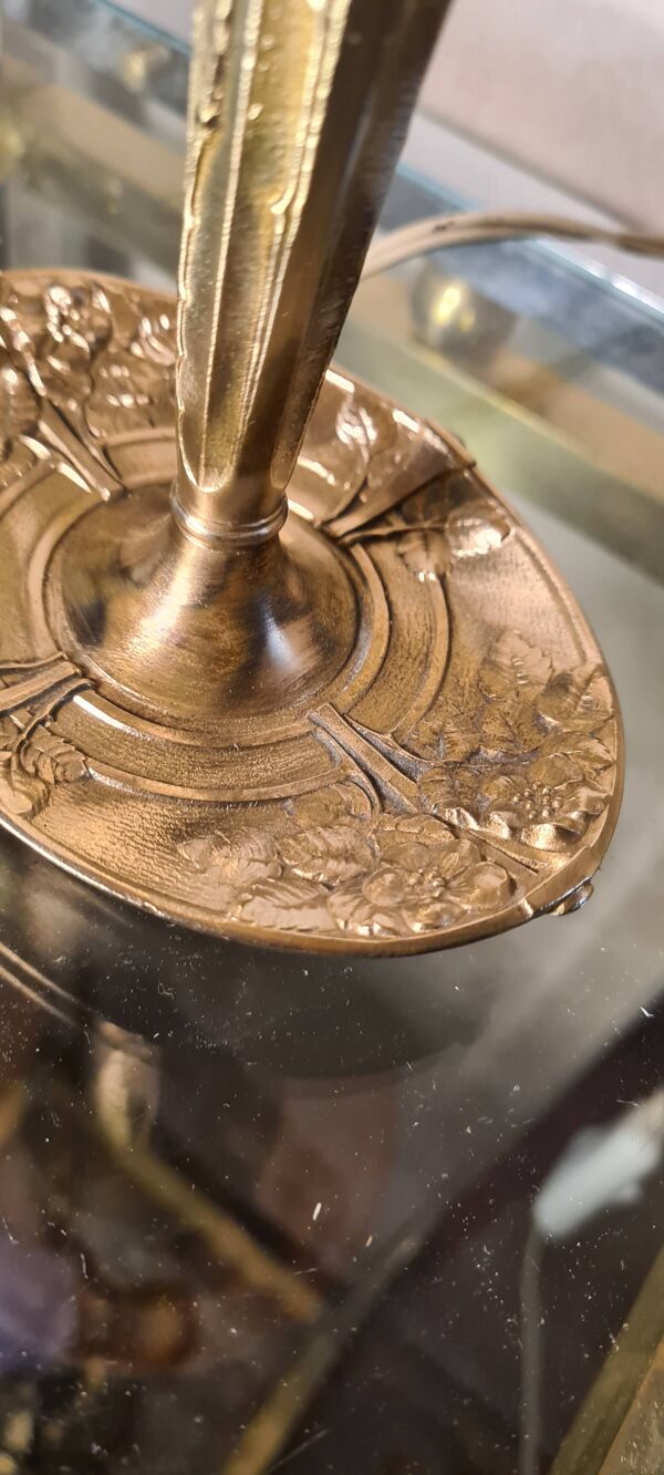 French Art Deco Table Lamp by Cherrier & Besnus verre rose moulé pressé tres bel- 1920s  33x12