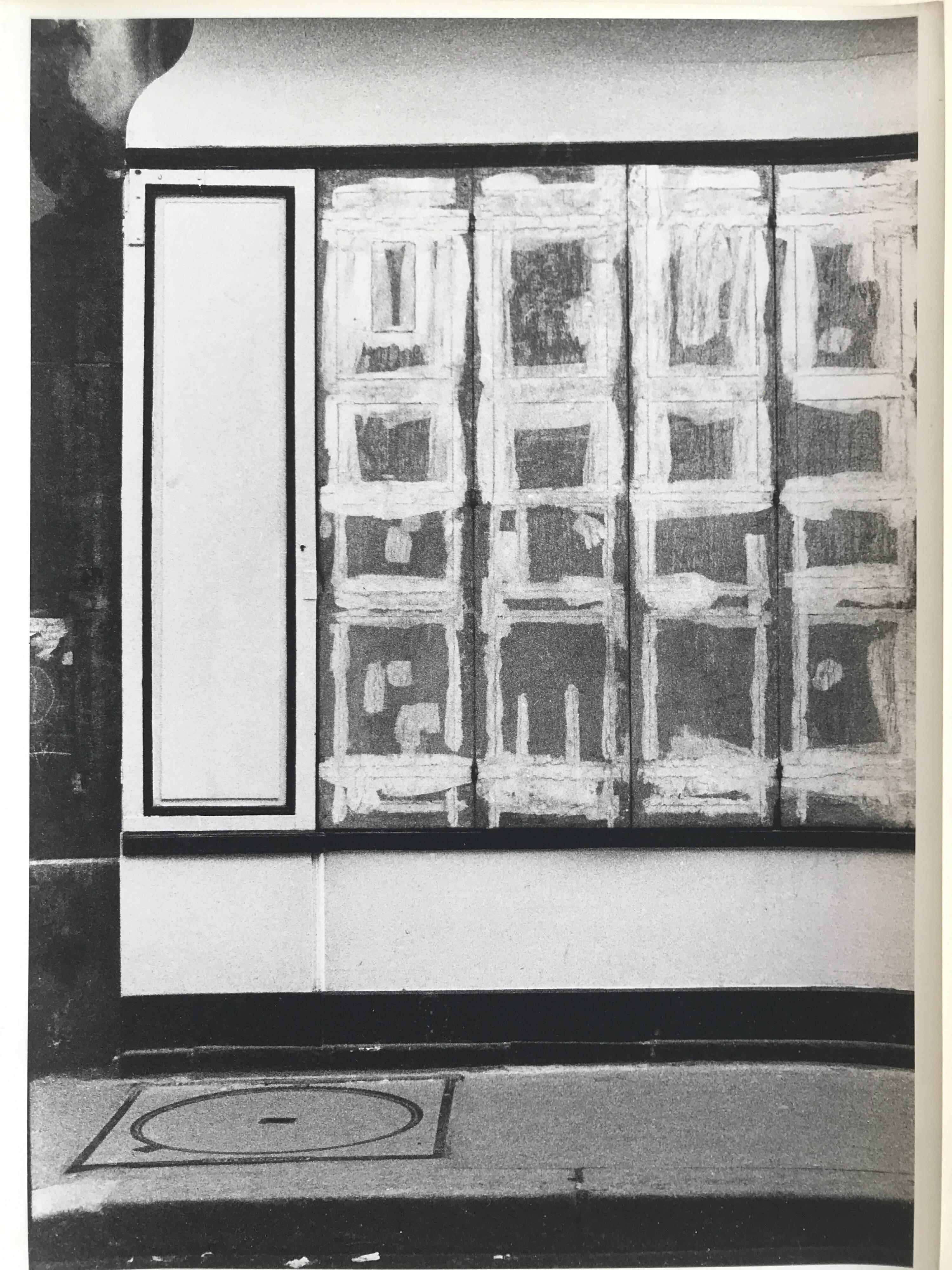 Rosine NUSIMOVICI, Untitled (Façade), c 1980. Black and white silver print