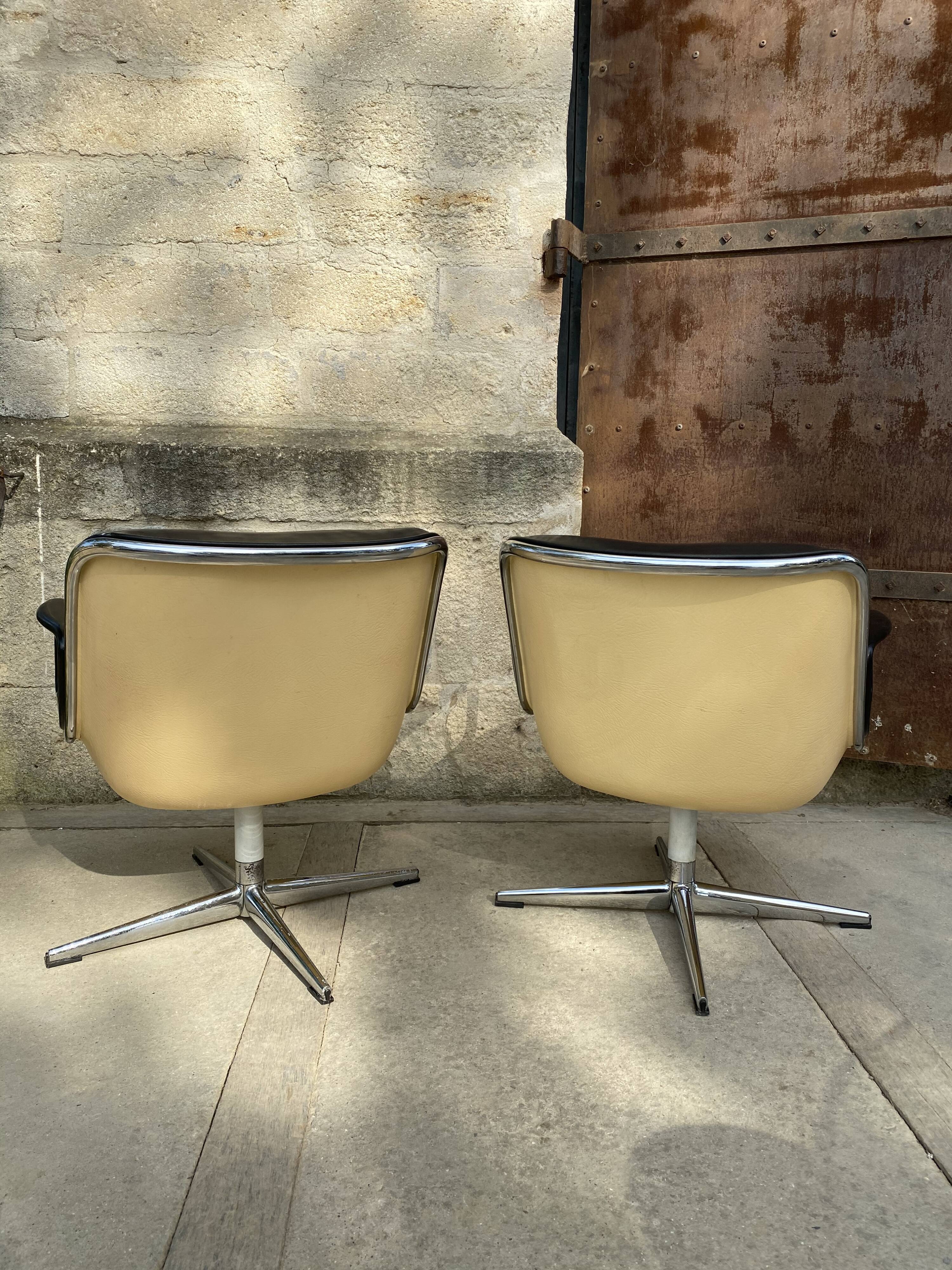 Paire de fauteuils Charles Pollock Knoll executive chair