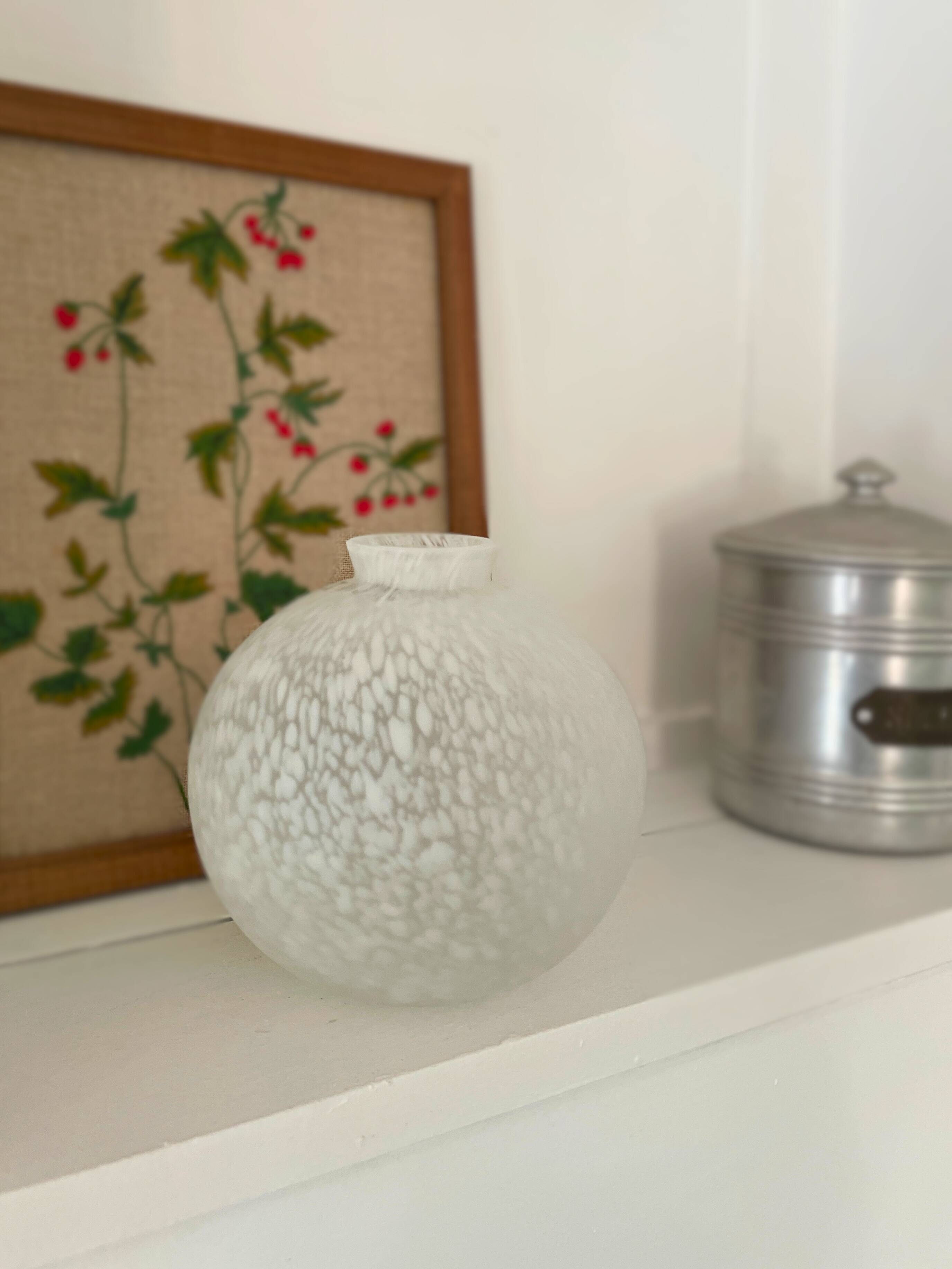 Speckled ball glass vase