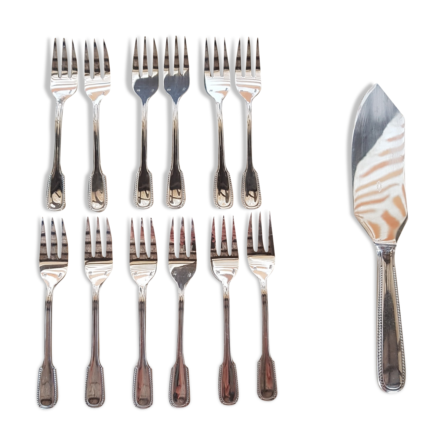12 dessert forks + stainless steel pie shovel knife