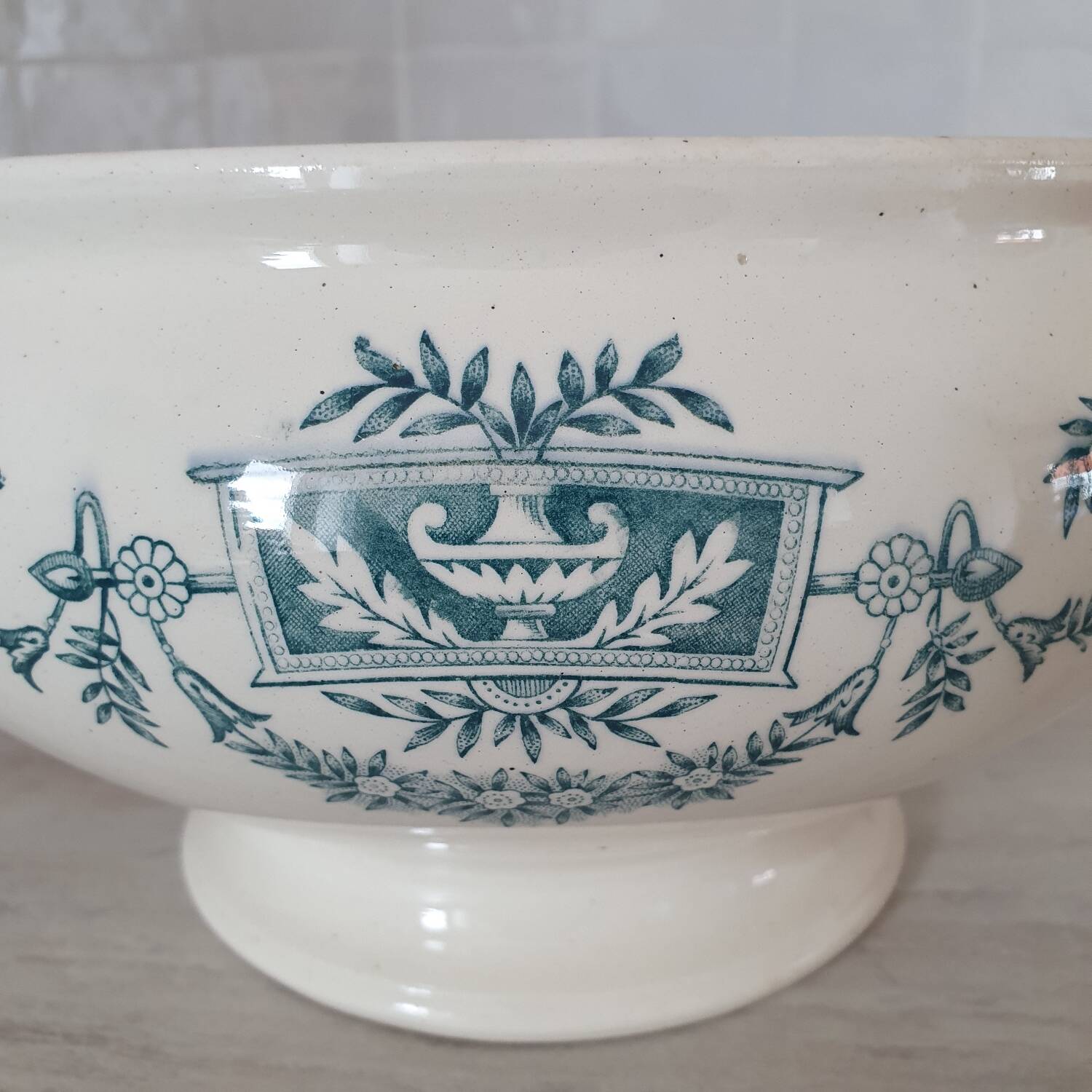 Longchamps Iron Earth Soup Tureen, Lutetia