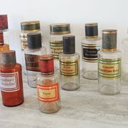 Apothecary bottle kina ciner contus