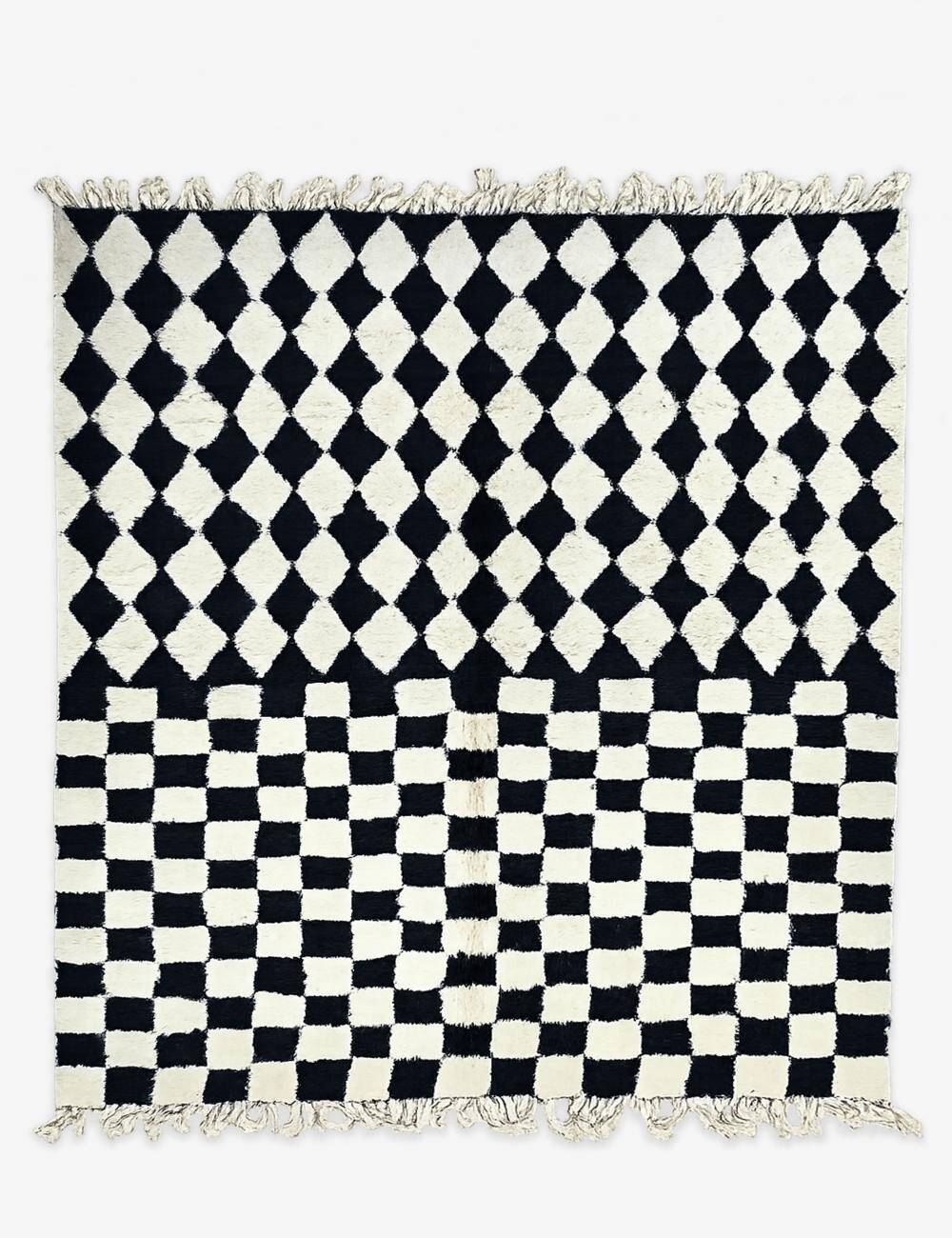 Black and white checkered rug - 300 x 260 cm