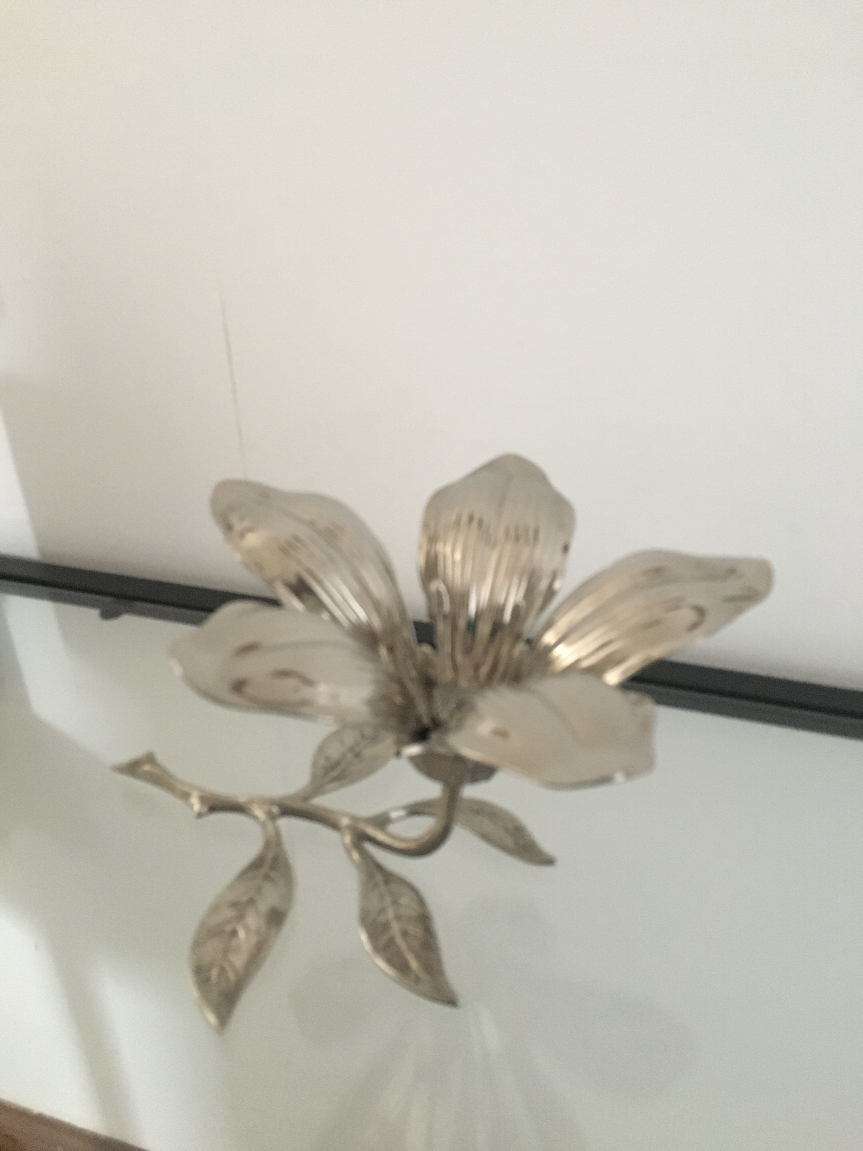 Flower ashtray on chrome stem with 5 removable ashtray petals