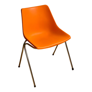 Chaise coque orange vintage