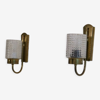 Pair of vintage wall lamp in brass and glass