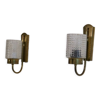 Pair of vintage wall lamp in brass and glass