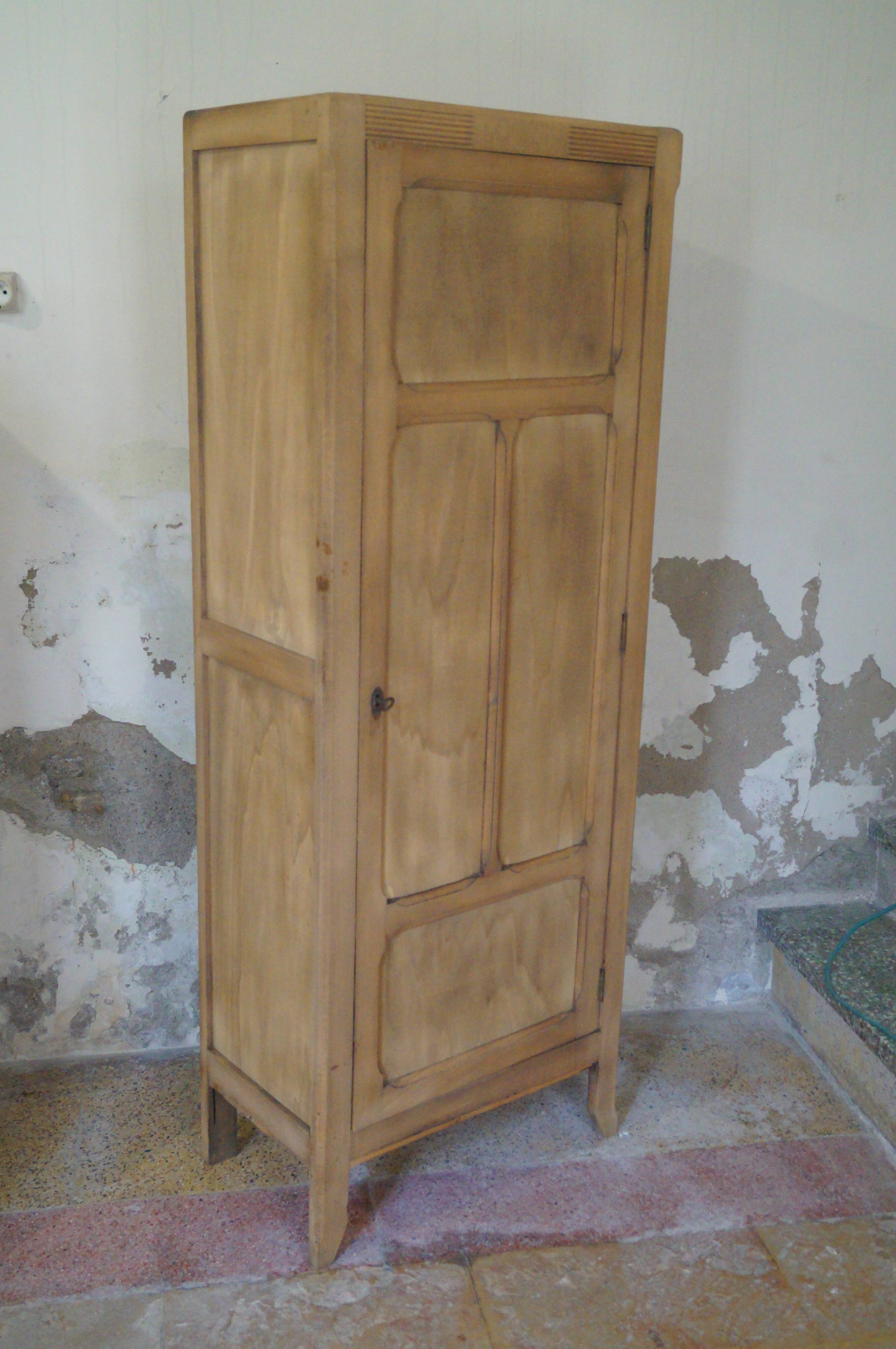 Armoire parisienne en bois brut 1940