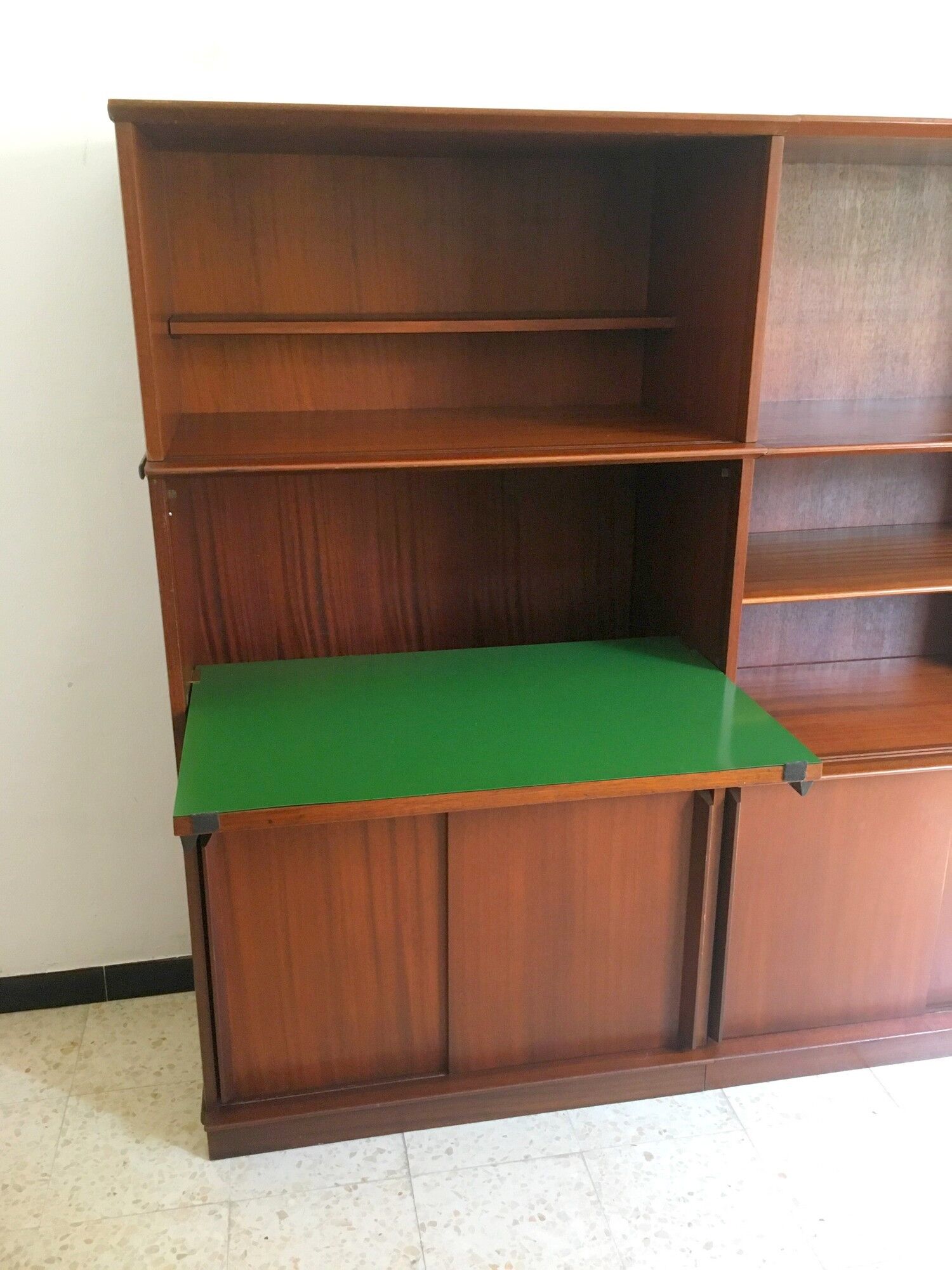 Vintage Oscar bookcase 60s