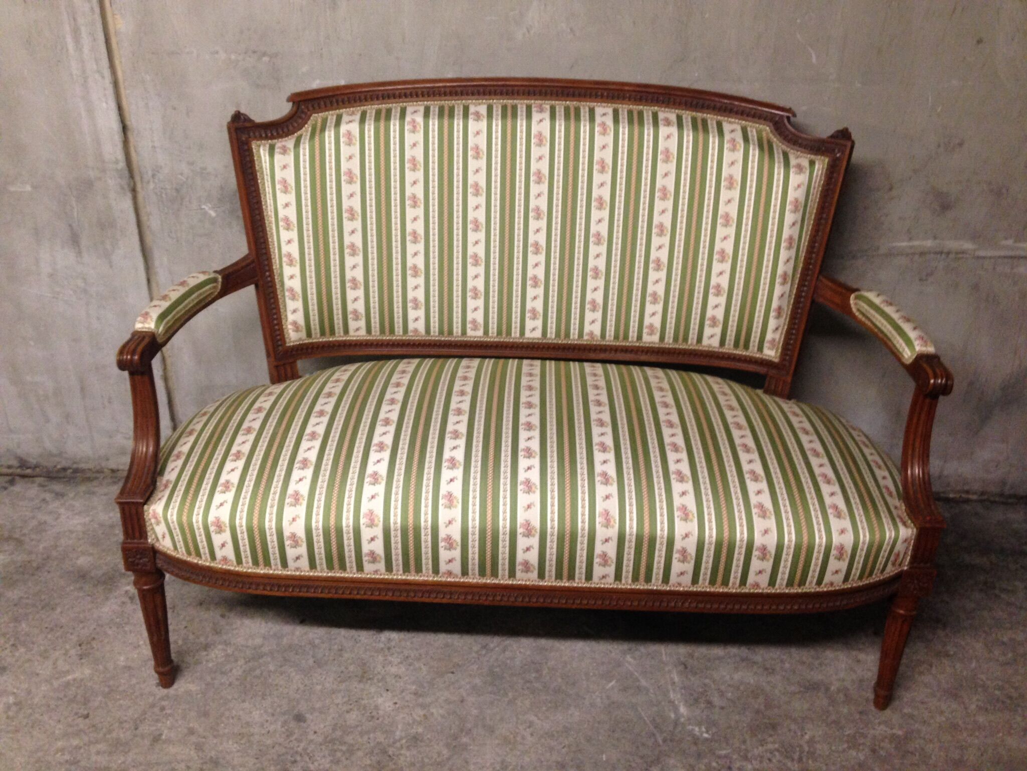 Salon Louis XVI sofa and pair of cabriolets