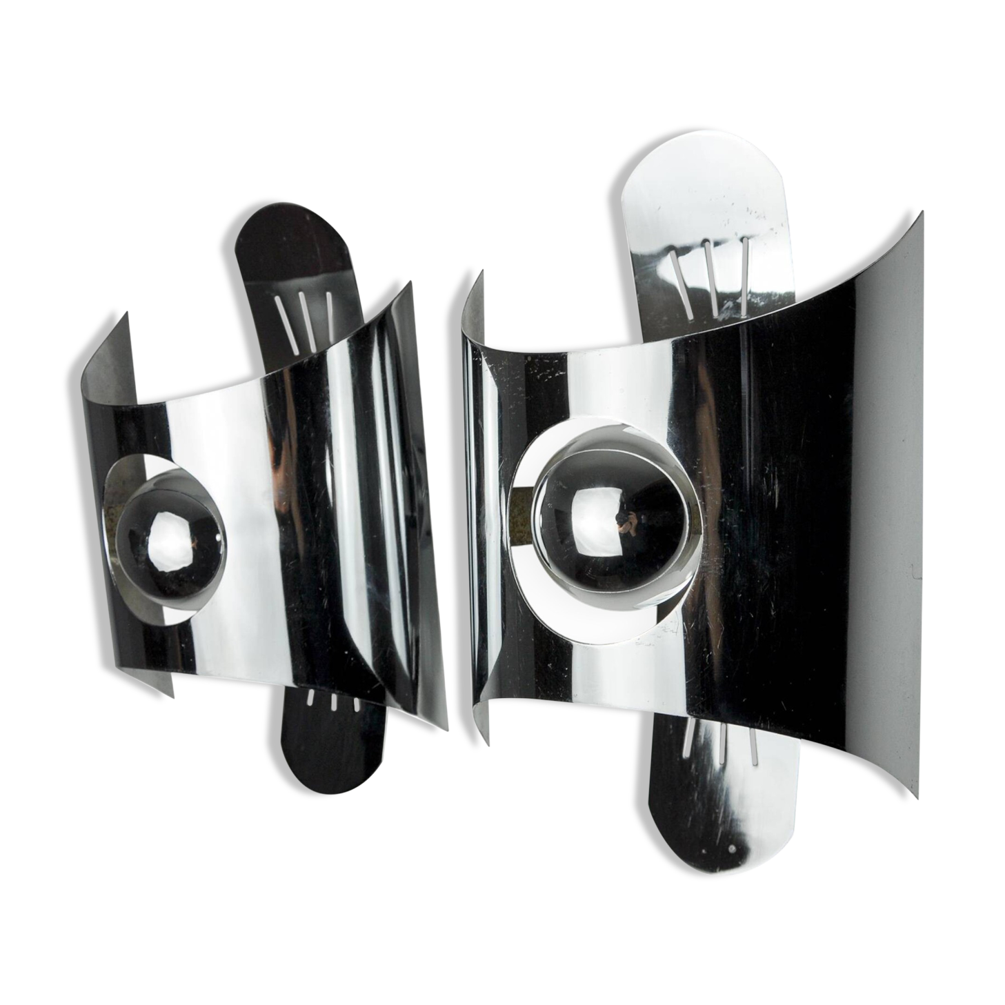Pair of space age wall lights, chromed metal, Italy, 1970