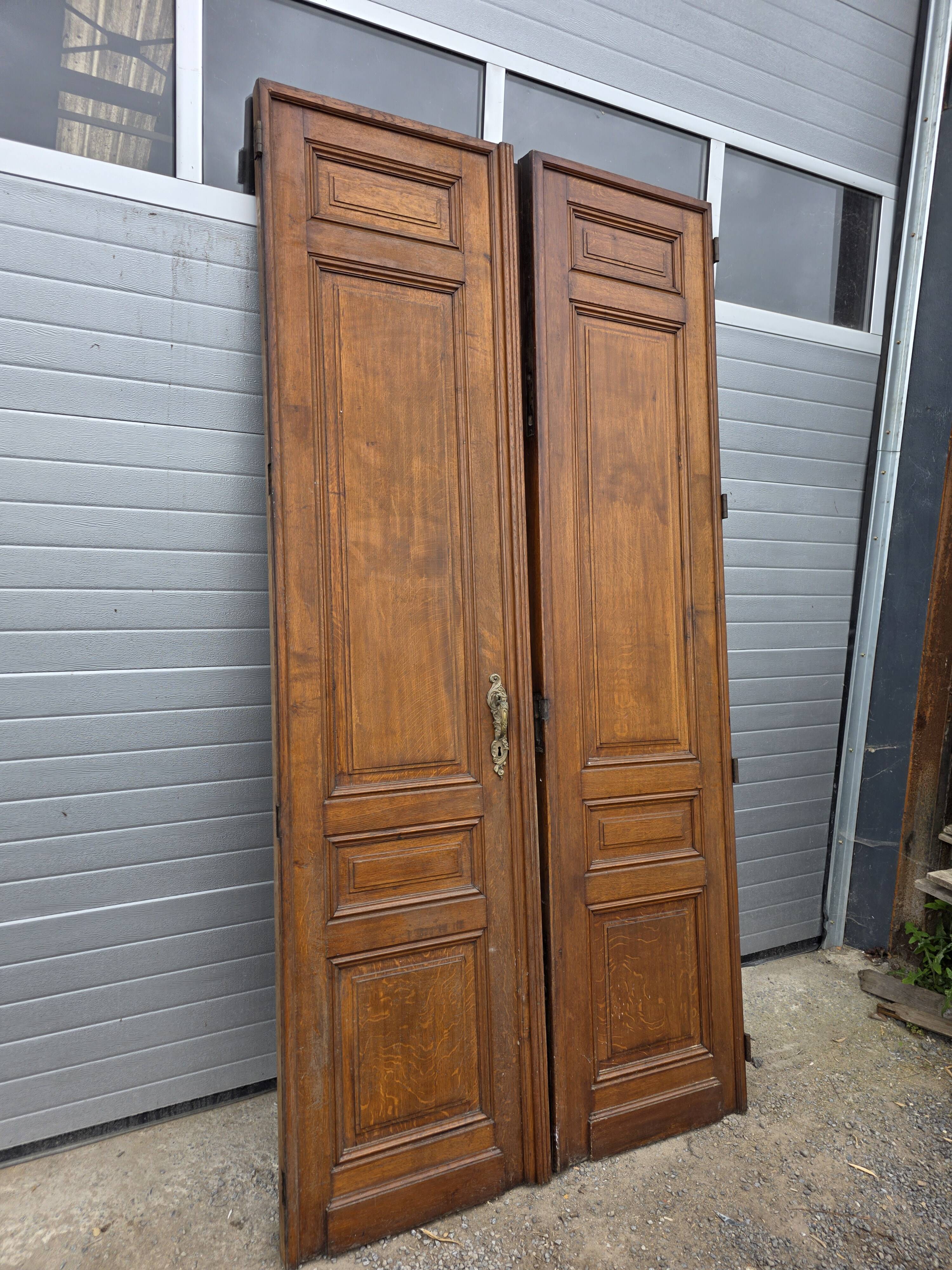 Paire de portes de séparation anciennes
