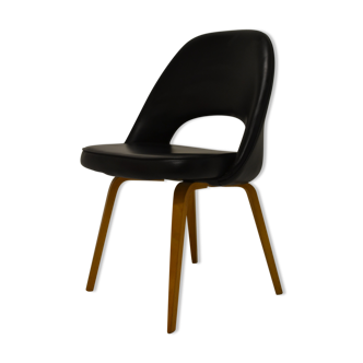 Chair model "conférence"  Eero Saarinen by Knoll
