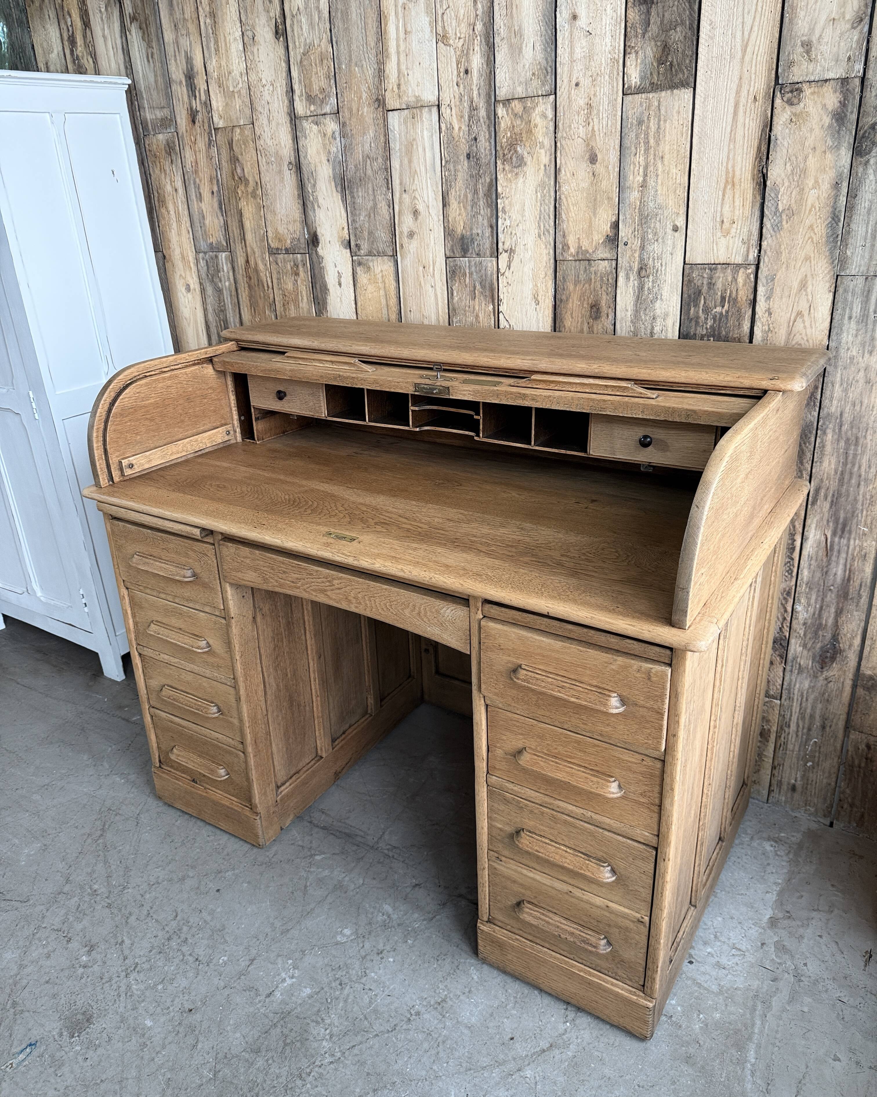 American oak cylinder desk (renovated)