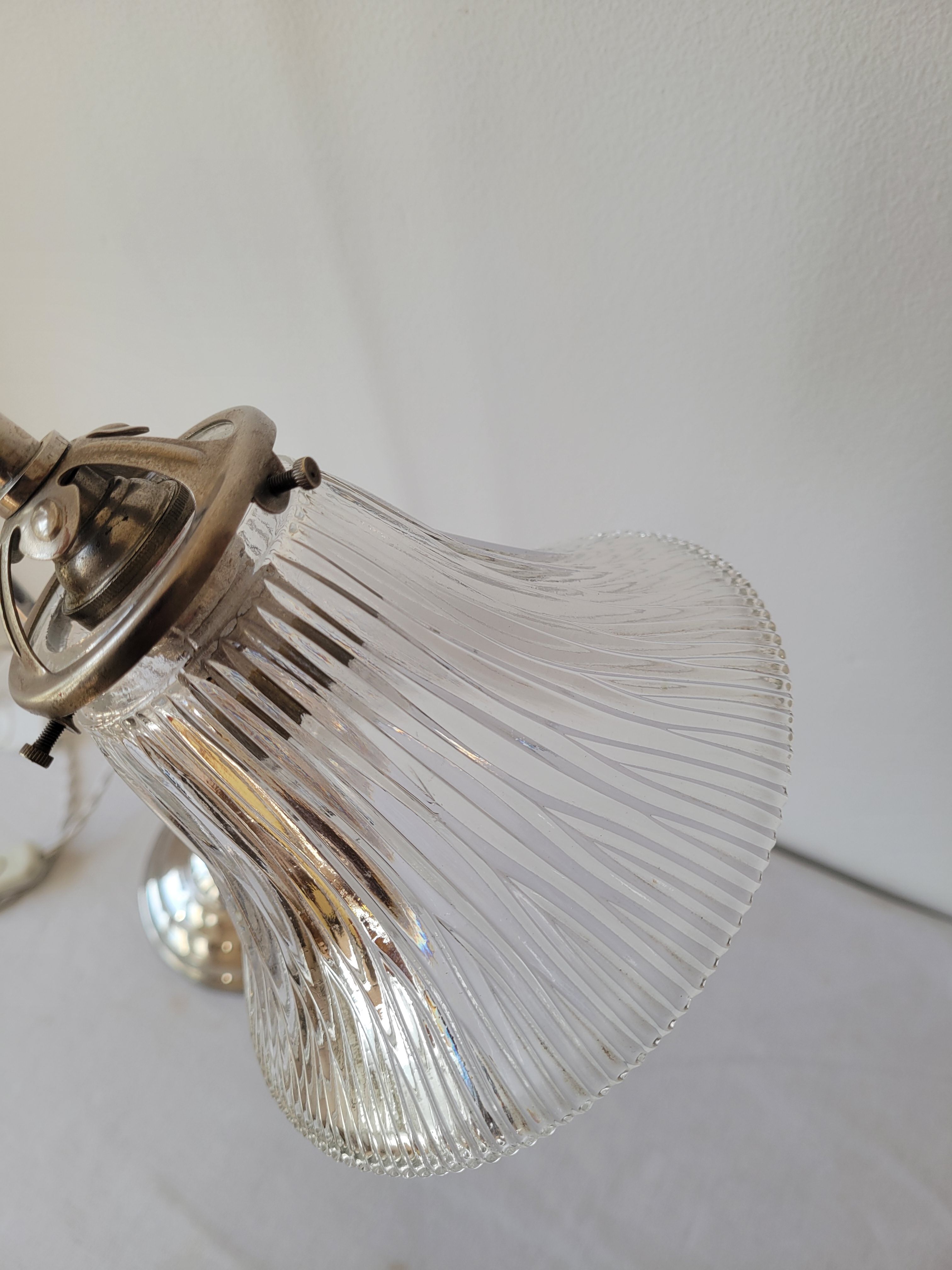 Lampe de bureau à bras orientable Holphane