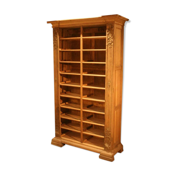 Meuble décoratifs en bois sculpté