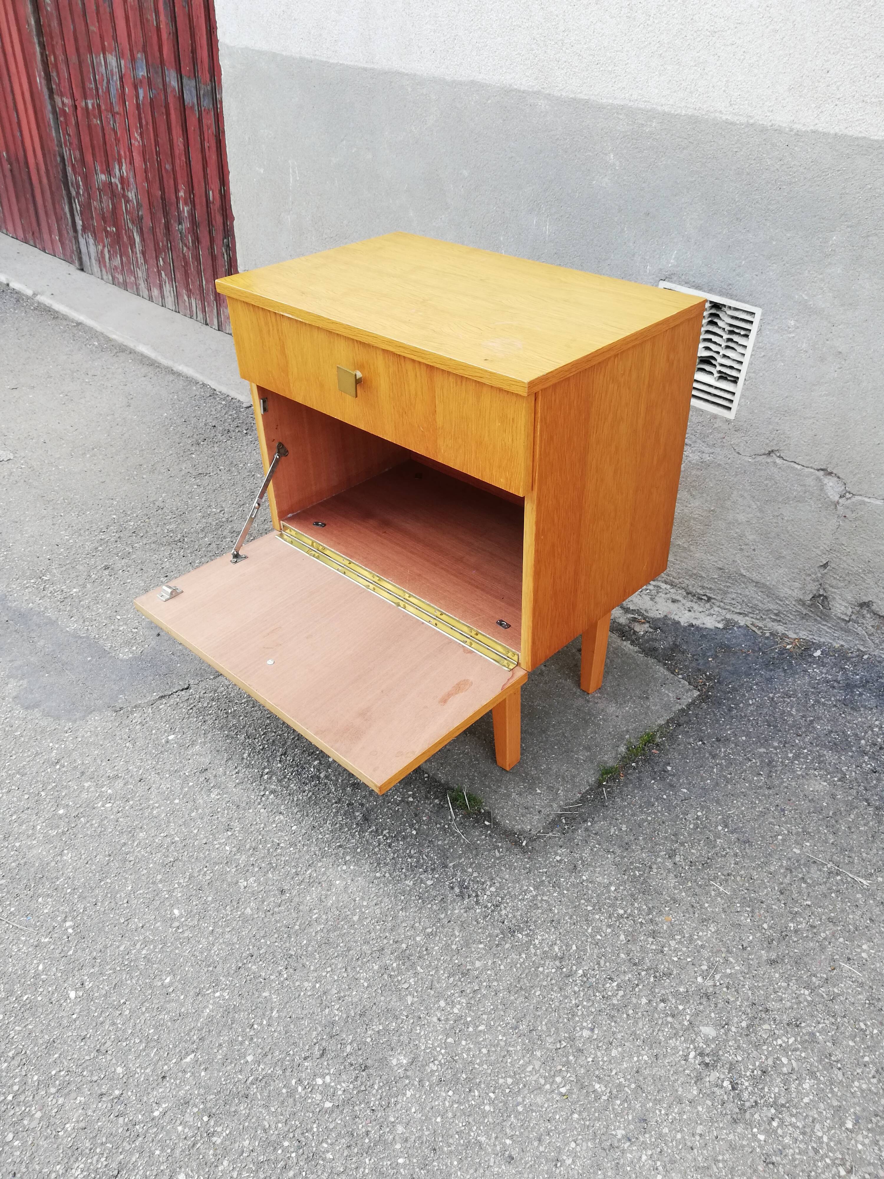Vintage bedside 1 drawer 1 valve