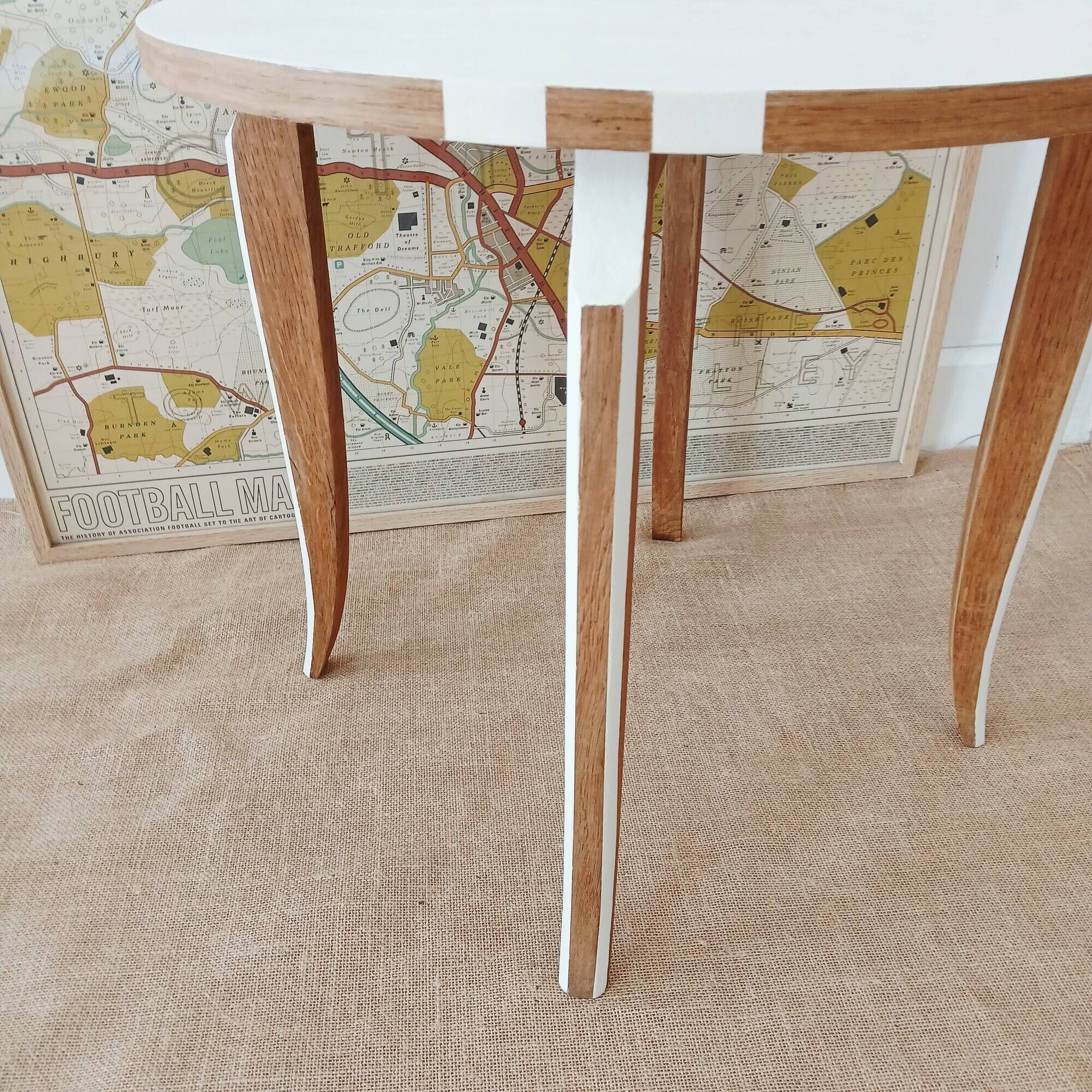 LOW TABLE WITH CURVED LEGS