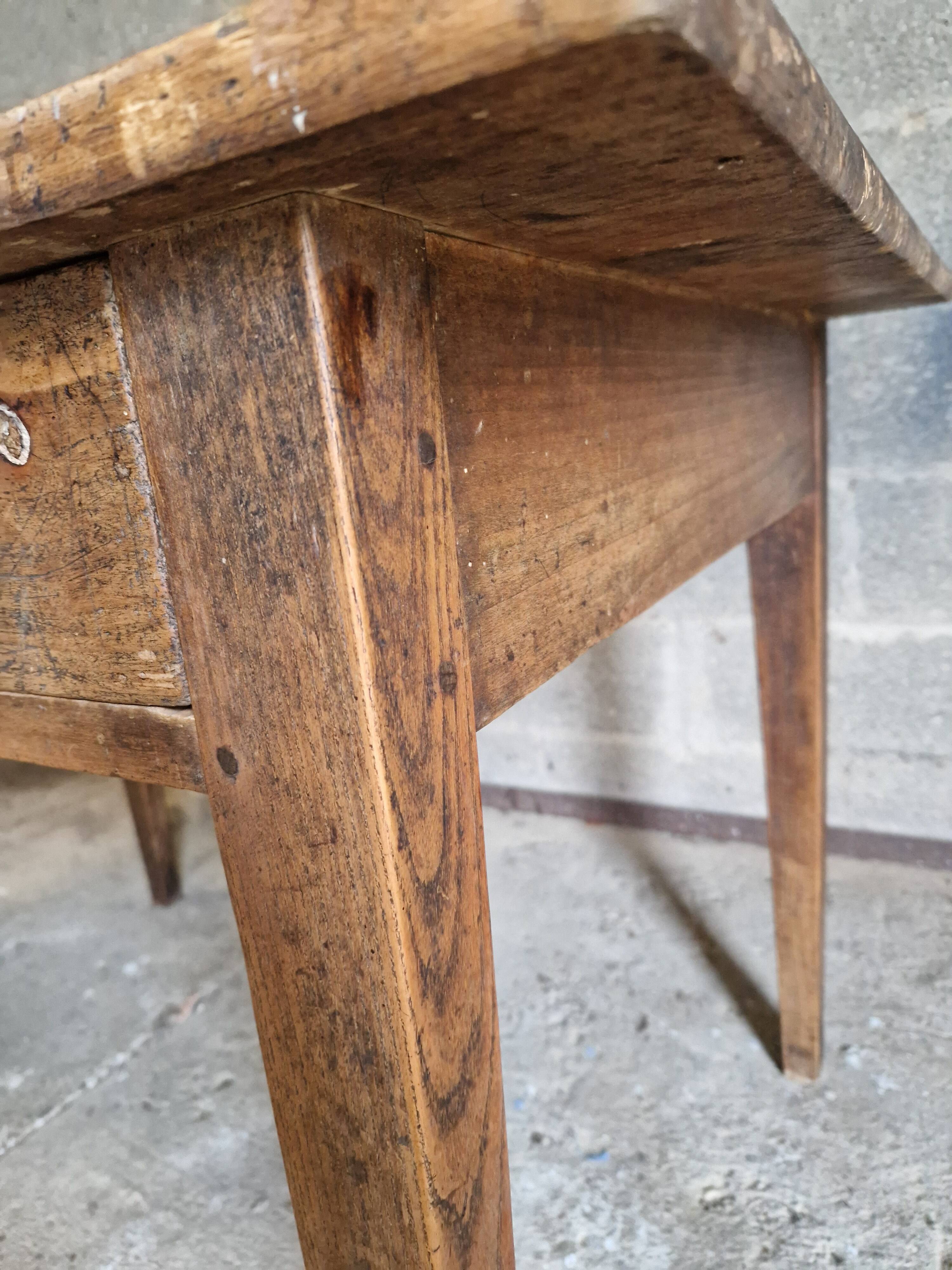 Farm table