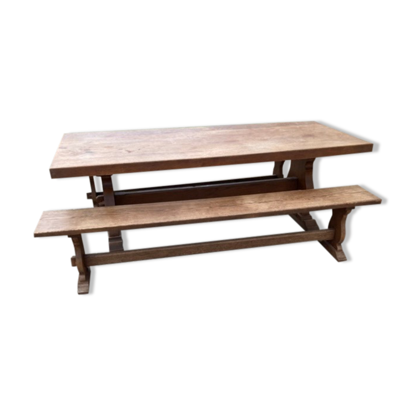 Farmhouse table and its 2 benches