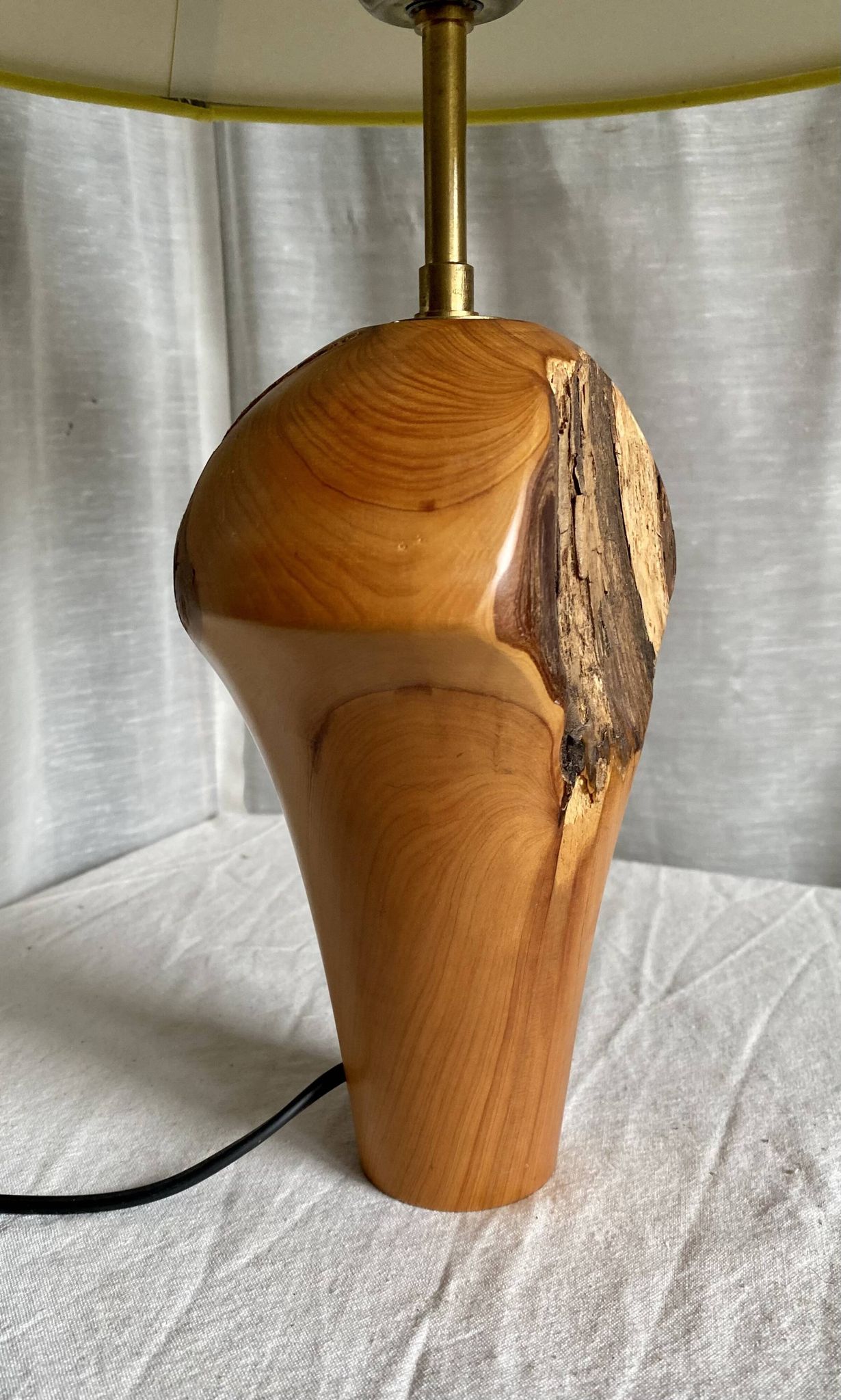Lampe bois brutaliste vintage 1970-80 forme libre