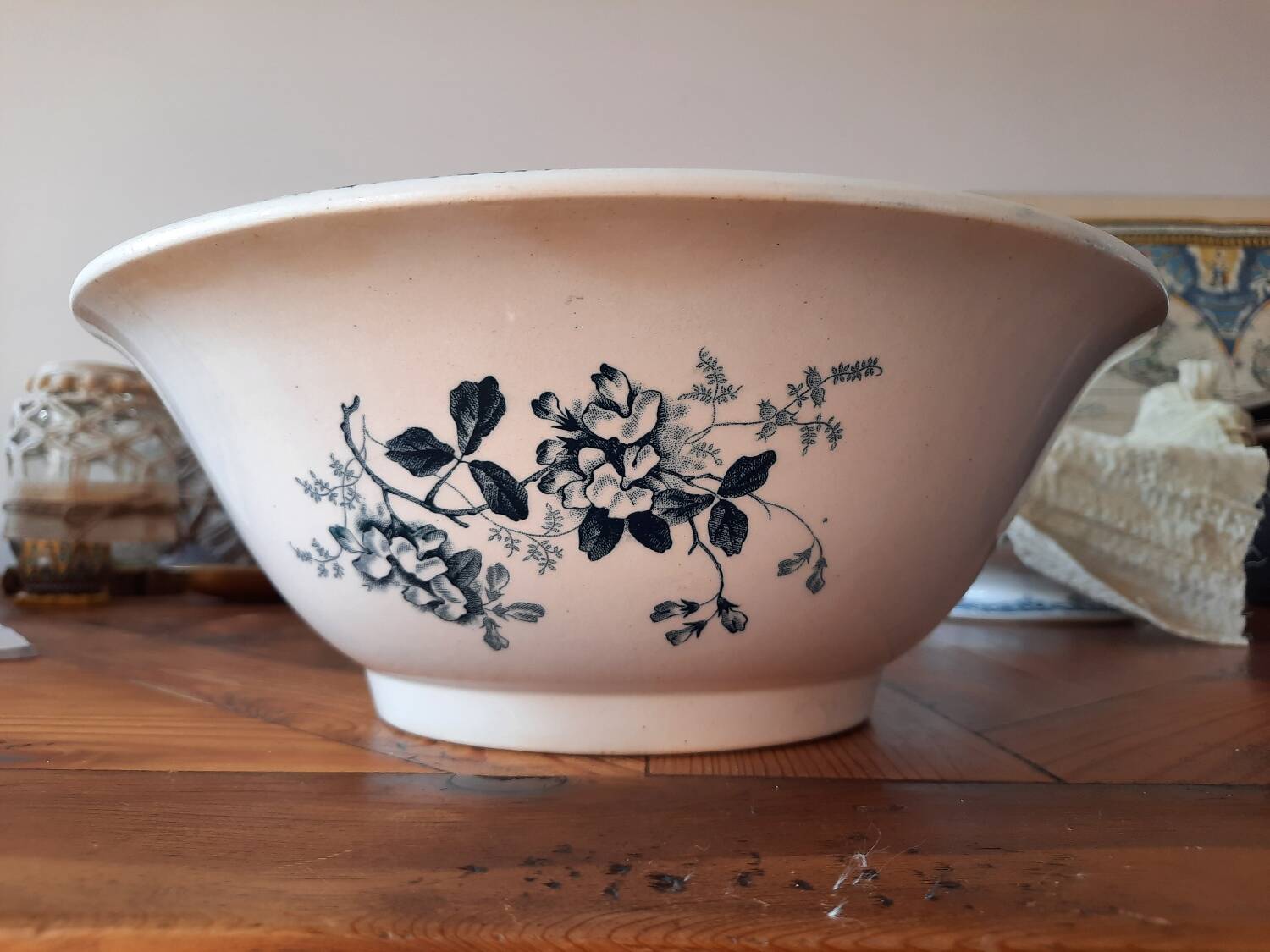 Vintage vegetable salad bowl