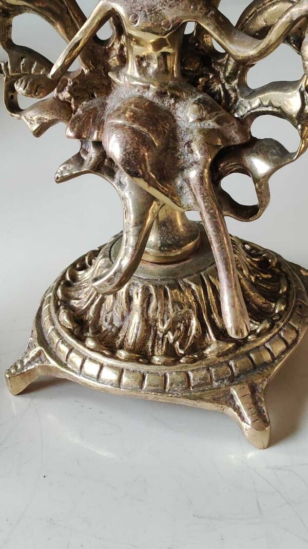 Paire de chandeliers antiques à 3 feux de lumières puttis/angelots bronze
